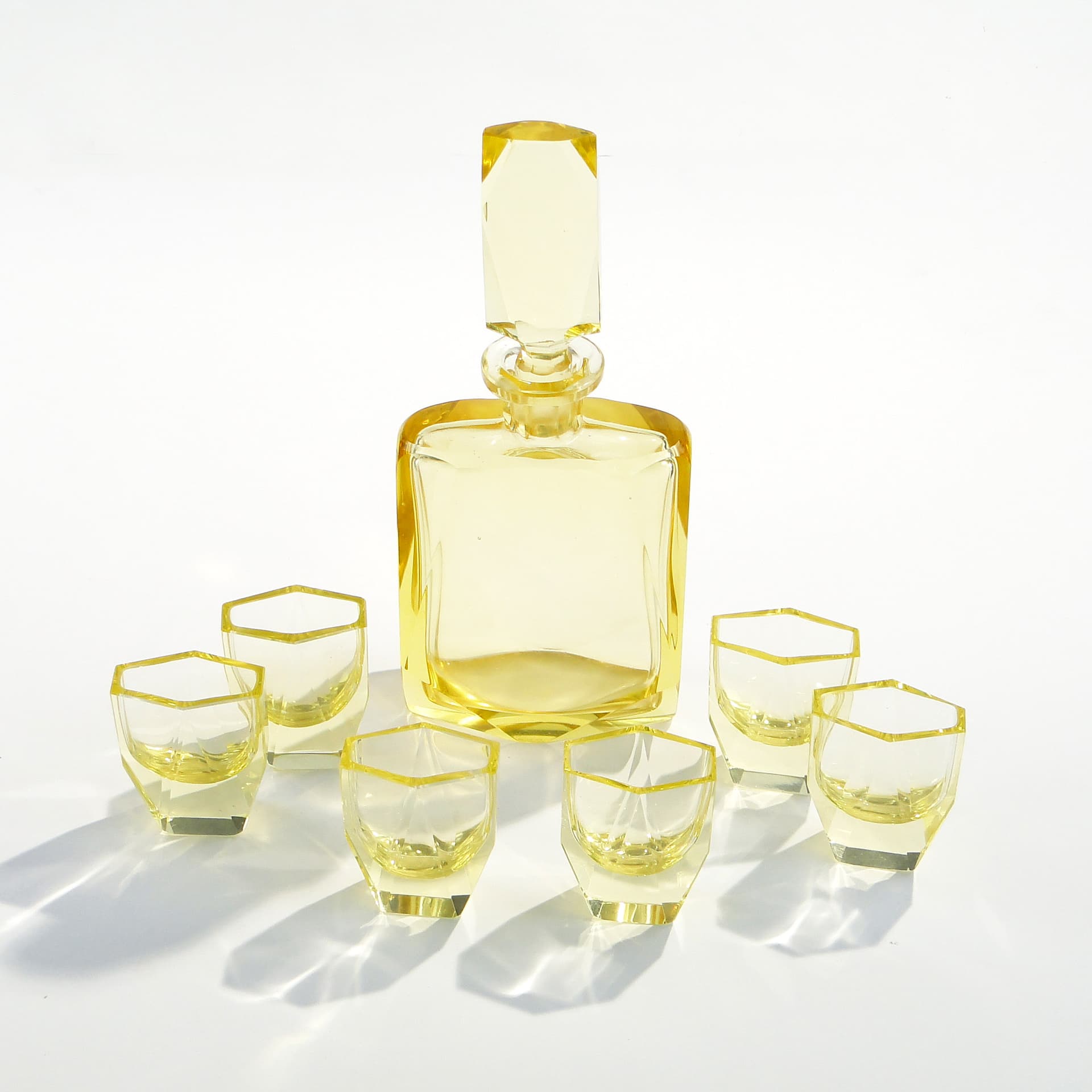 Serwis likierowy Art Deco, cytrynowy, szkło kryształowe, Moser, Czechy, lata 30. - 173400