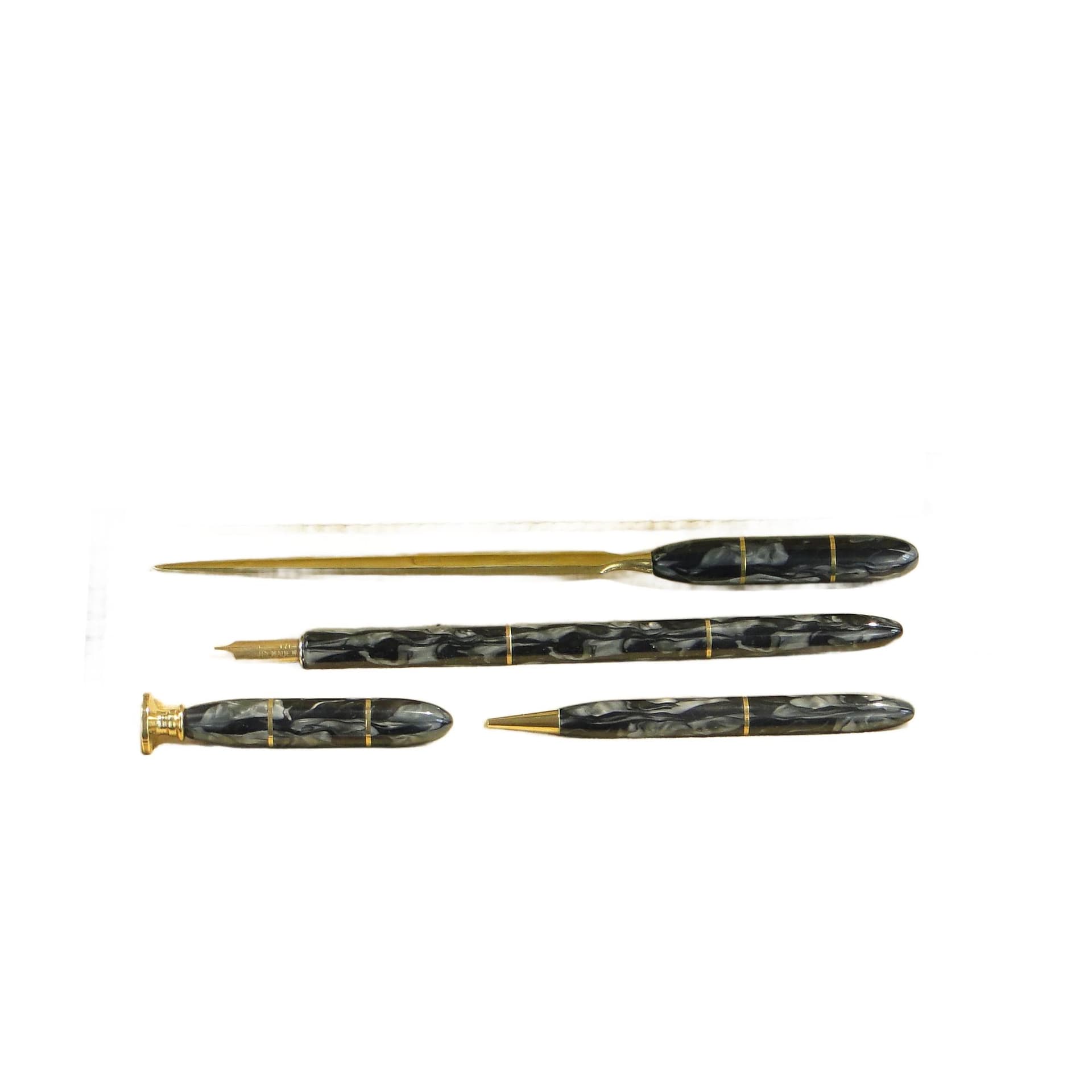 Writing Set Art Deco, multicolor Bakelite, Germany, 1920s. - 174426