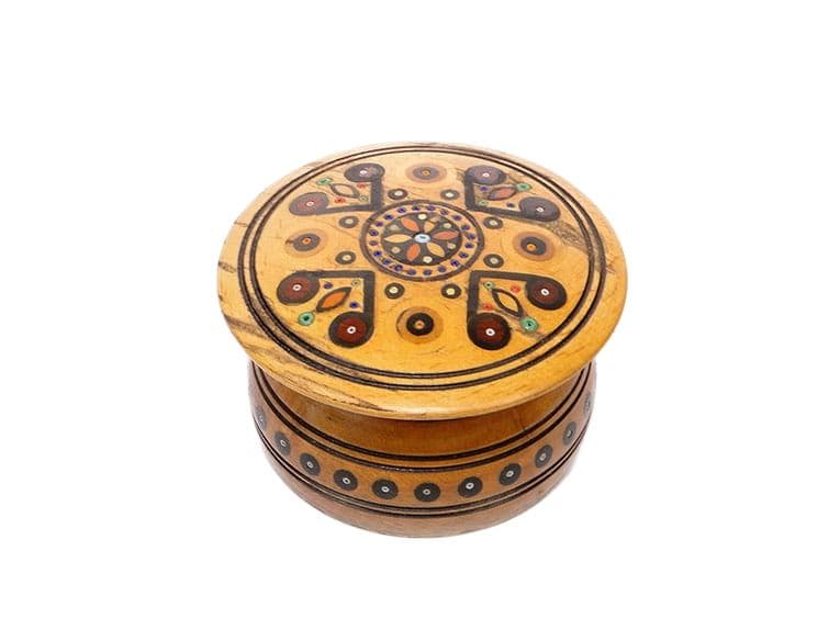 Cylindryczne pudełko huculskie z poł. XX w