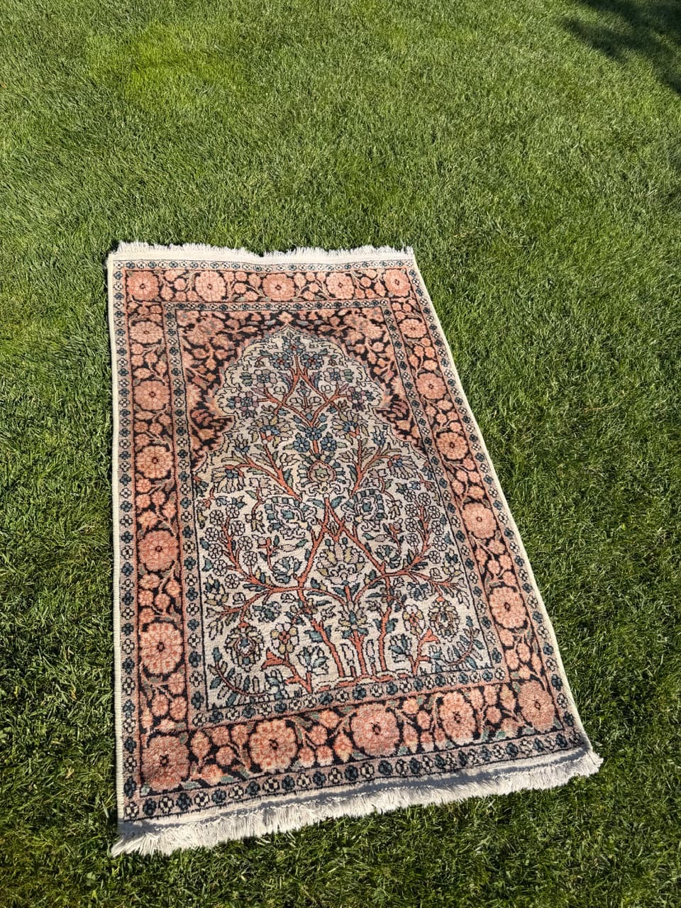 Rug Ghoum, ivory silk, India, 1990s. - 174243