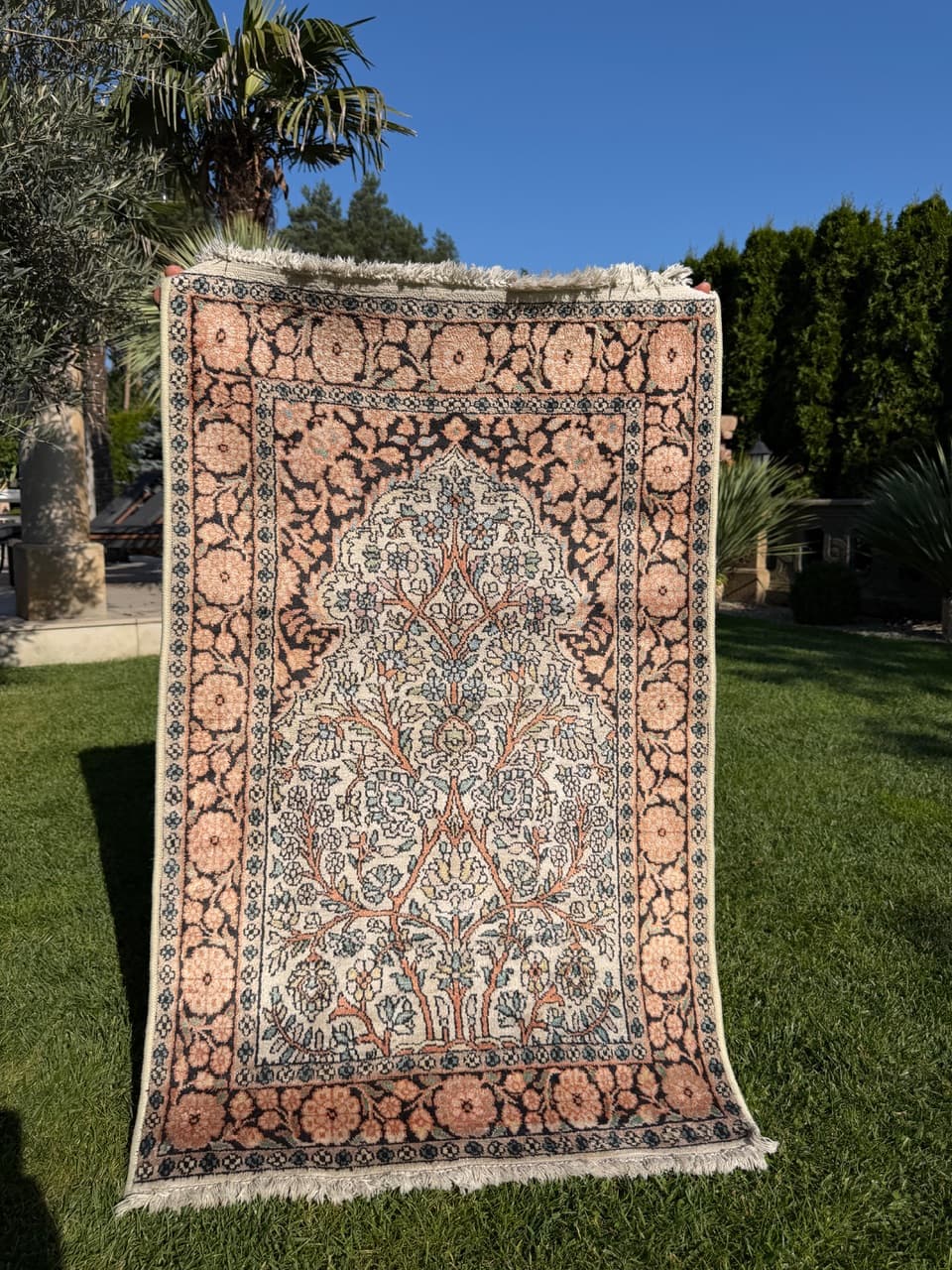 Rug Ghoum, ivory silk, India, 1990s. - 174231