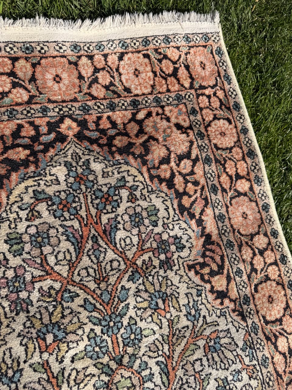 Rug Ghoum, ivory silk, India, 1990s. - 174245