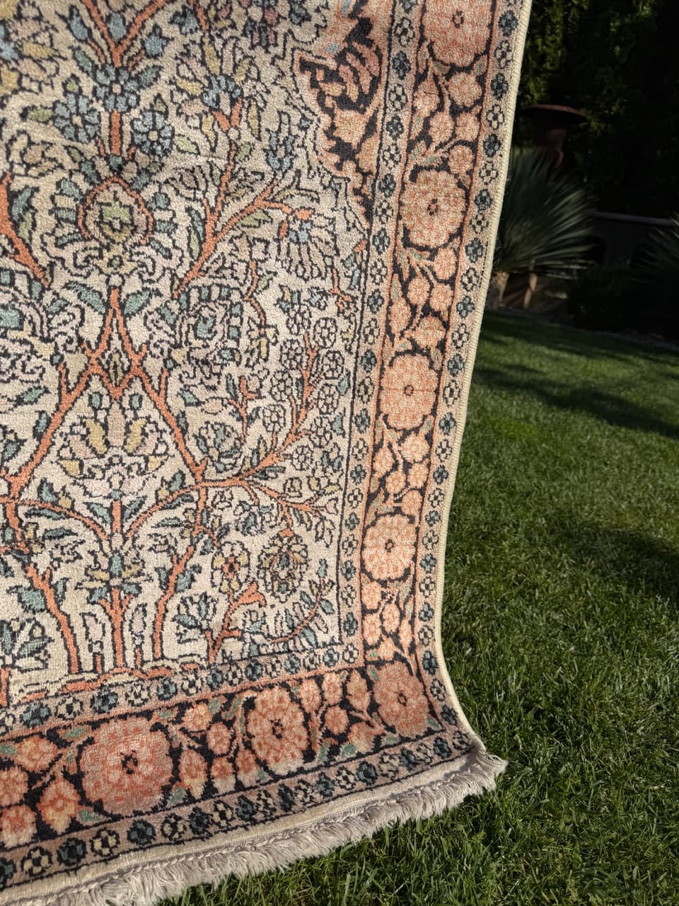 Rug Ghoum, ivory silk, India, 1990s. - 174234