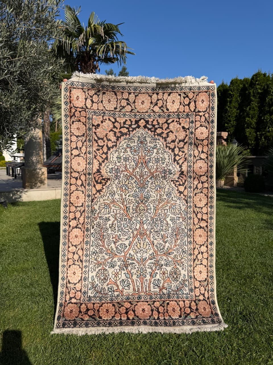 Rug Ghoum, ivory silk, India, 1990s. - 174232