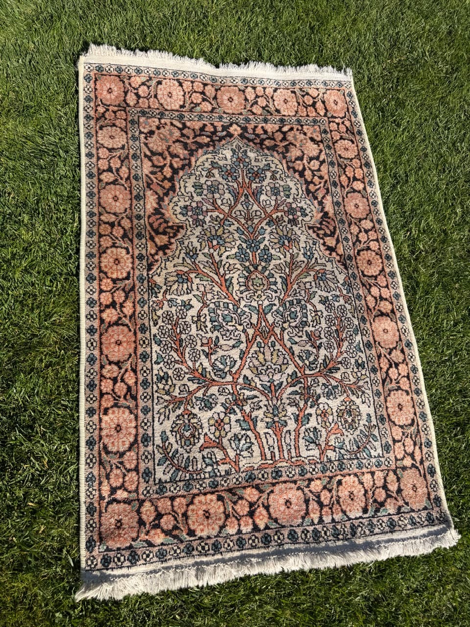 Rug Ghoum, ivory silk, India, 1990s. - 174244