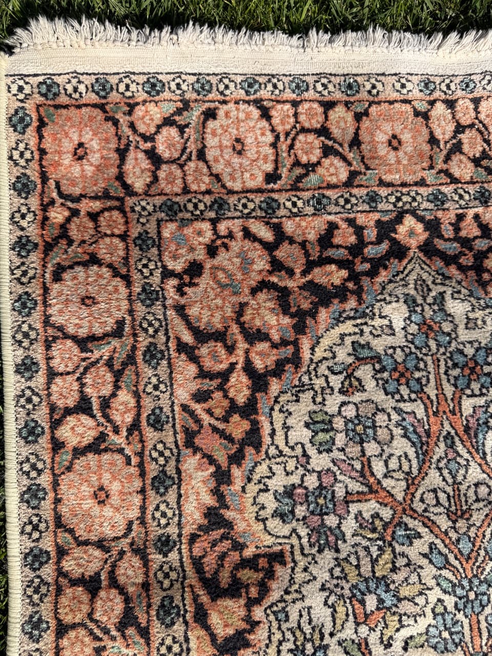 Rug Ghoum, ivory silk, India, 1990s. - 174238