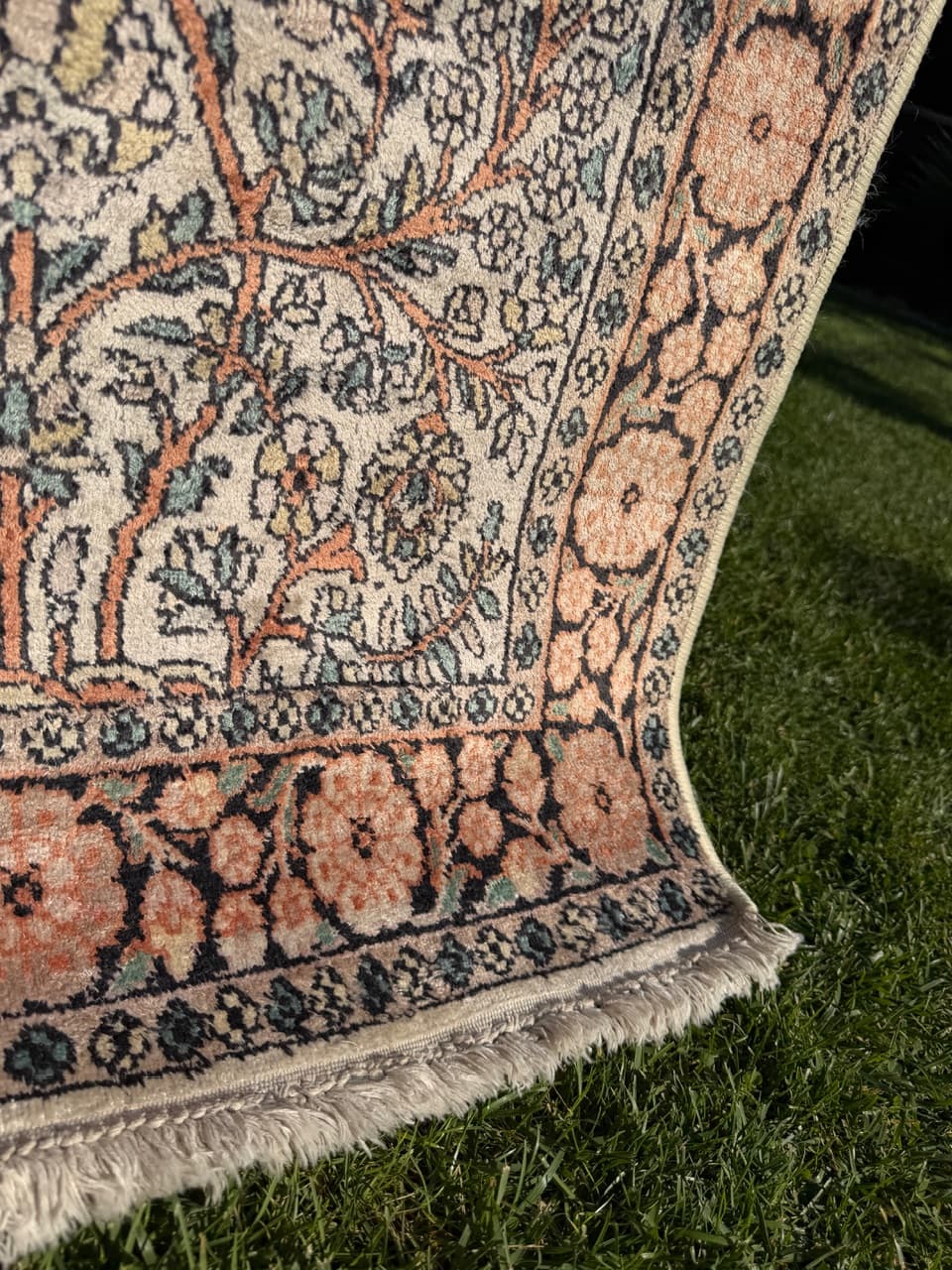 Rug Ghoum, ivory silk, India, 1990s. - 174241