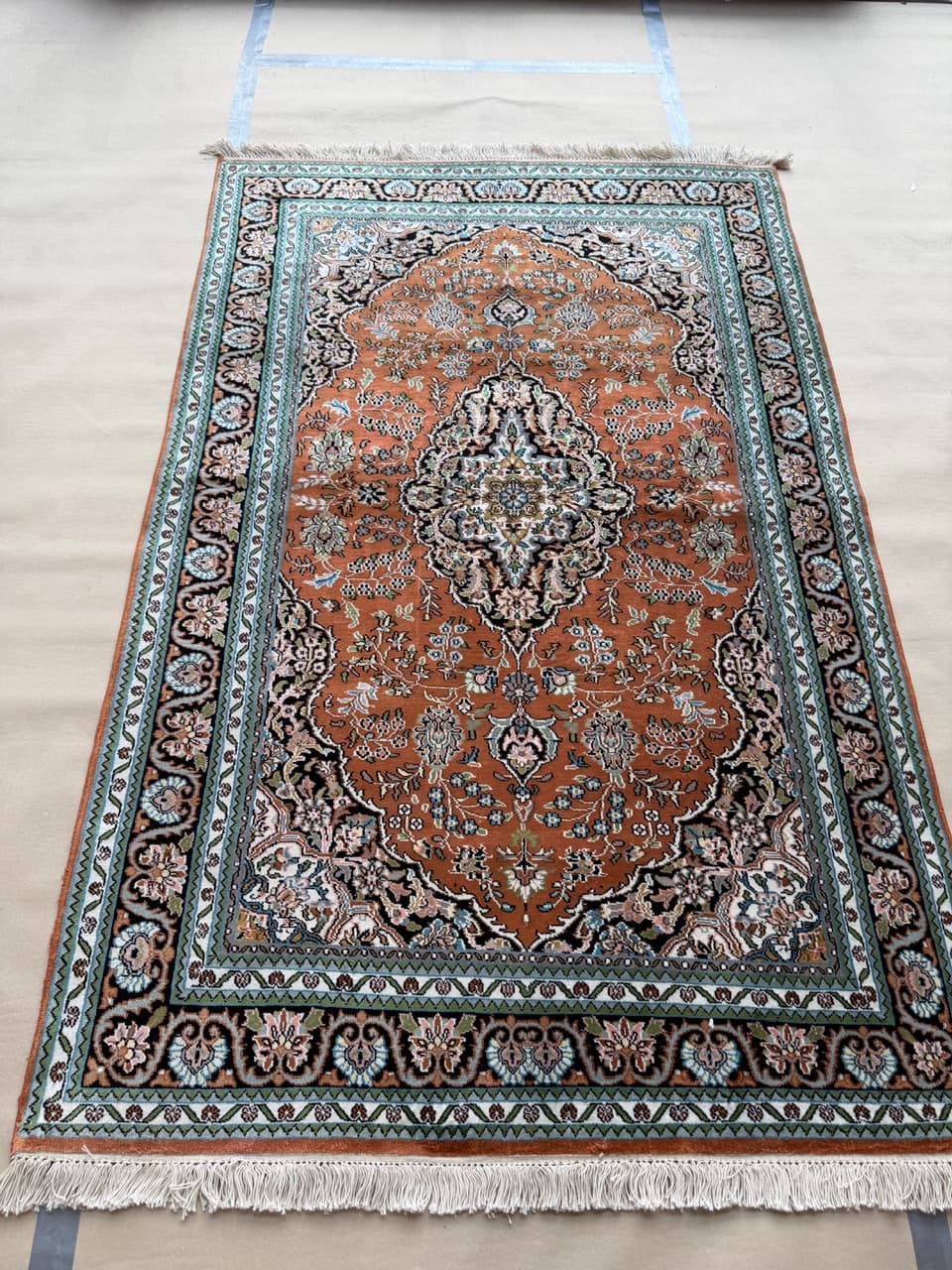 Rug Ghoum/Qom 205x125 cm, natural silk, India - 174444