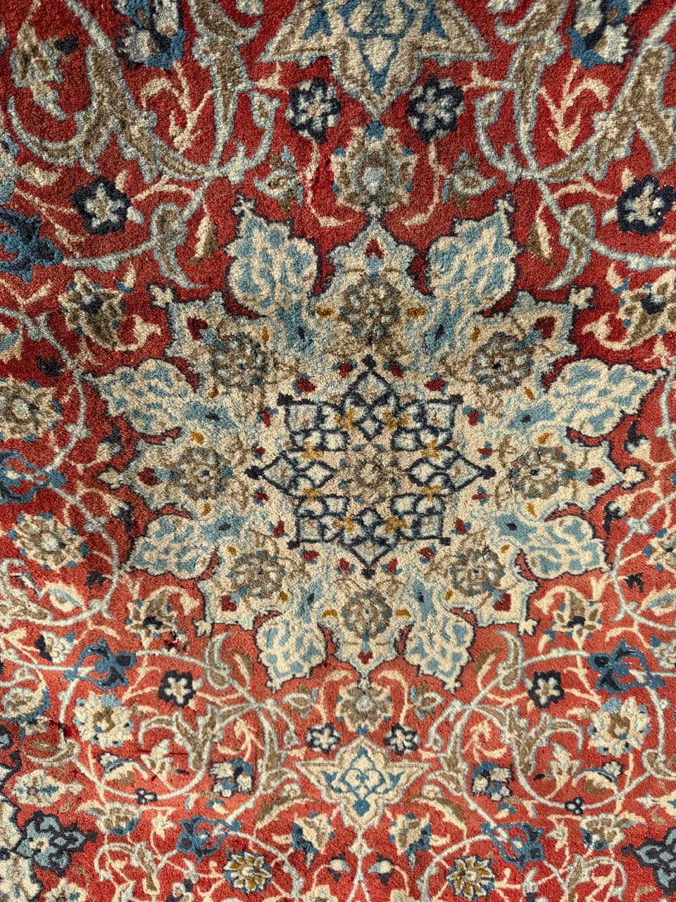 Rug Nain, red, wool silk, Iran, 1990s. - 174652