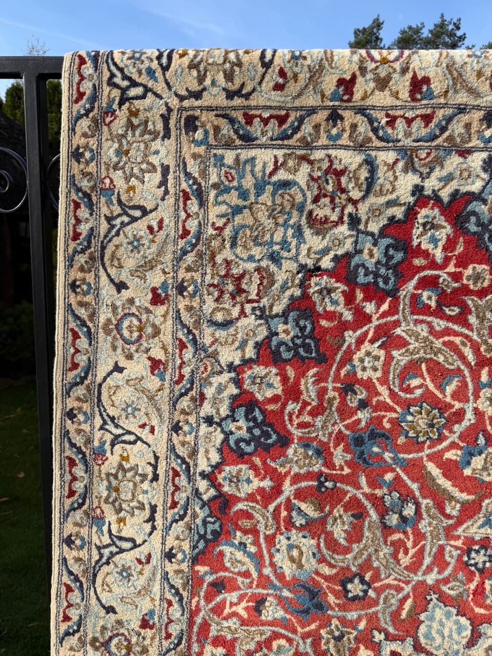 Rug Nain, red, wool silk, Iran, 1990s. - 174653