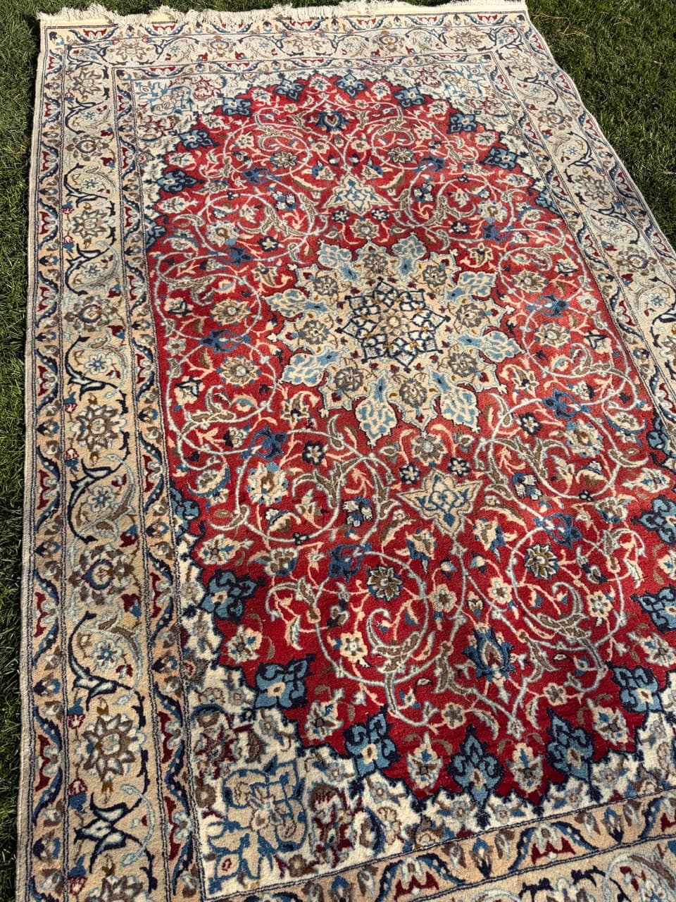 Rug Nain, red, wool silk, Iran, 1990s. - 174656