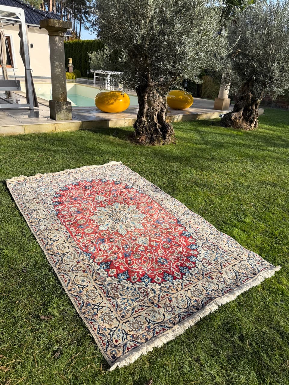 Rug Nain, red, wool silk, Iran, 1990s. - 174655