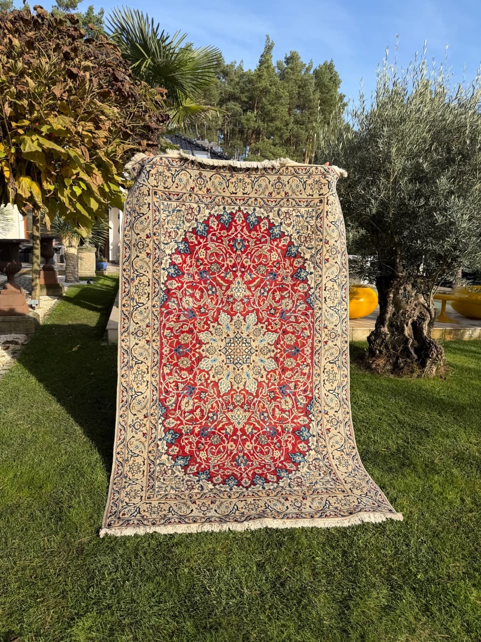 Rug Nain, red, wool silk, Iran, 1990s. - 174663