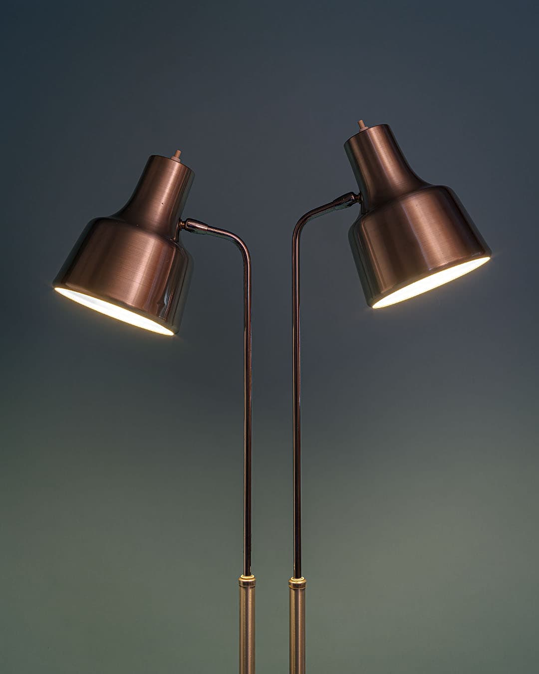 Lampa podłogowa podwójna, brązowy metal, Dania, lata 70. - 174695