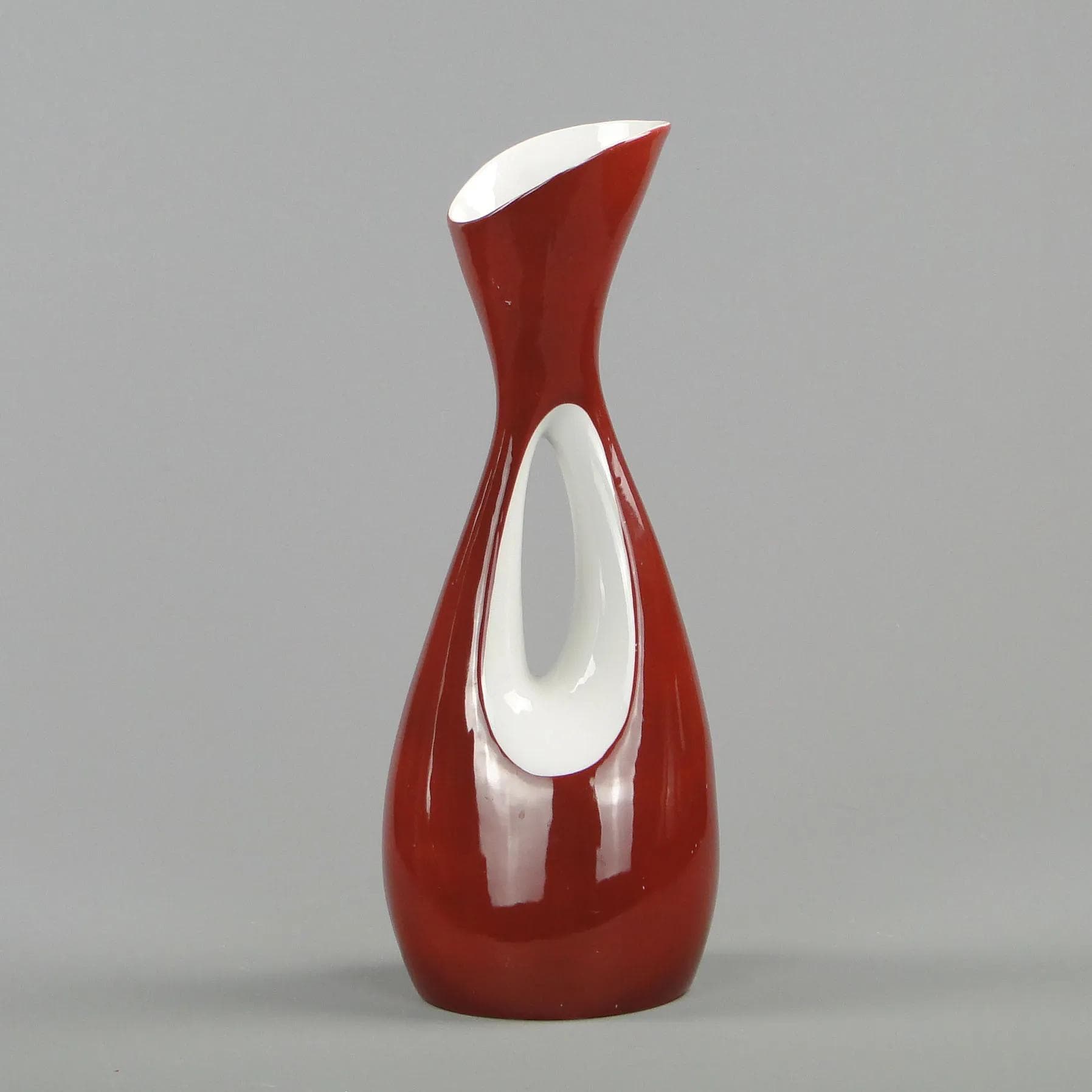 Wazon Calipso, czerwony, porcelana, proj. Z. Śliwowska-Wawrzyniak, Ćmielów, Polska, lata 50. - 11674