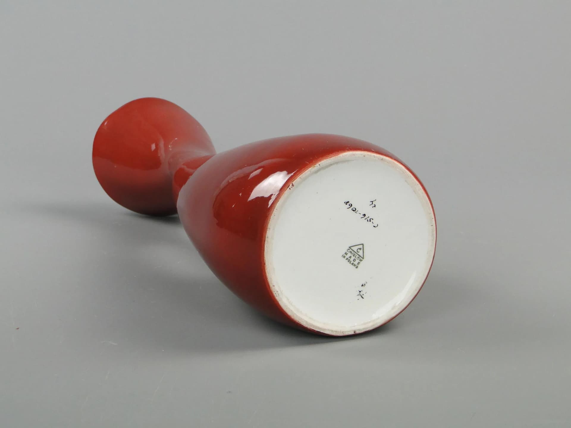 Wazon Calipso, czerwony, porcelana, proj. Z. Śliwowska-Wawrzyniak, Ćmielów, Polska, lata 50. - 11681