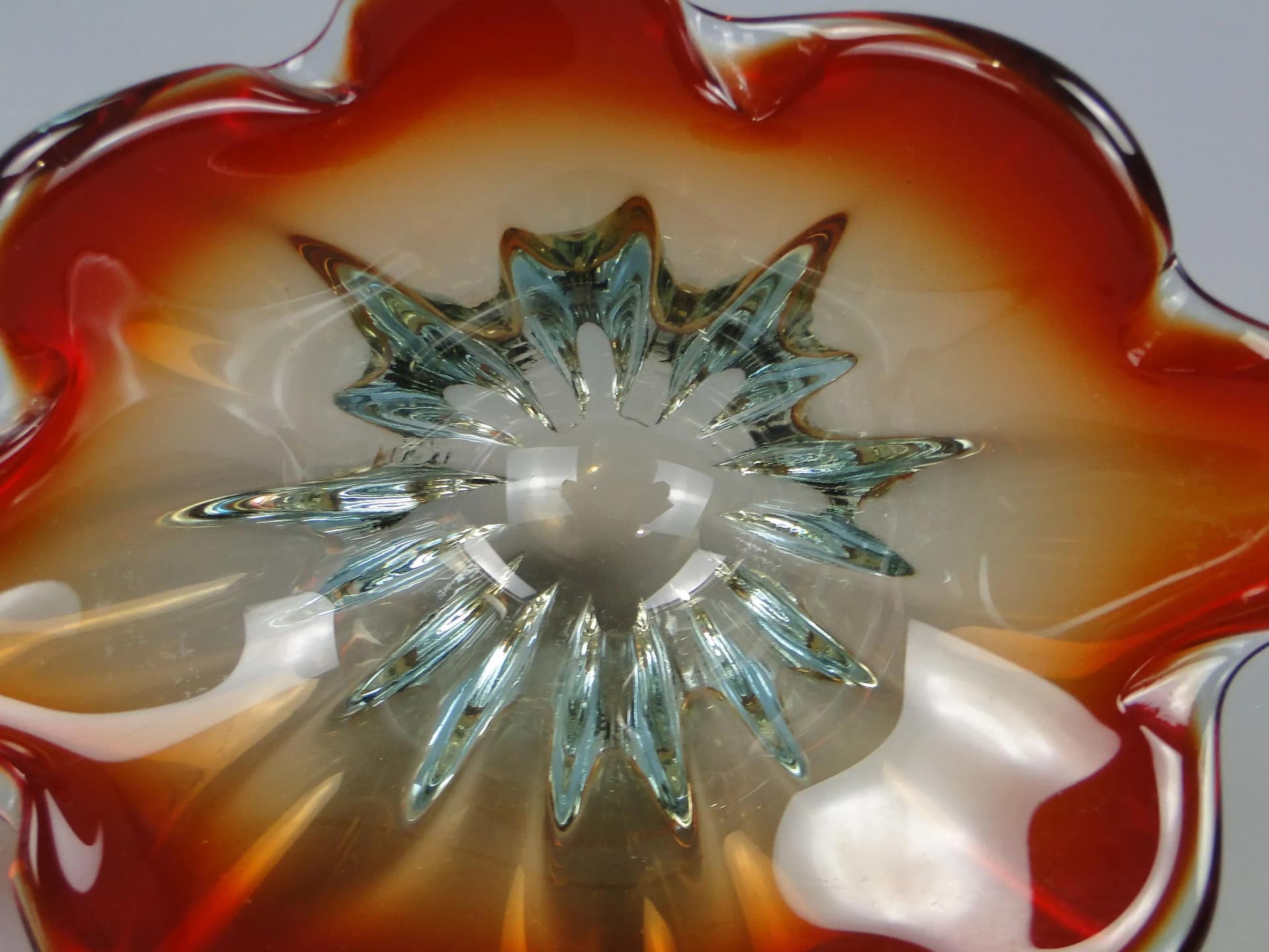 Bowl Mandruzatto, red crystal, by F. Poli, Italy, 1950s. - 11717