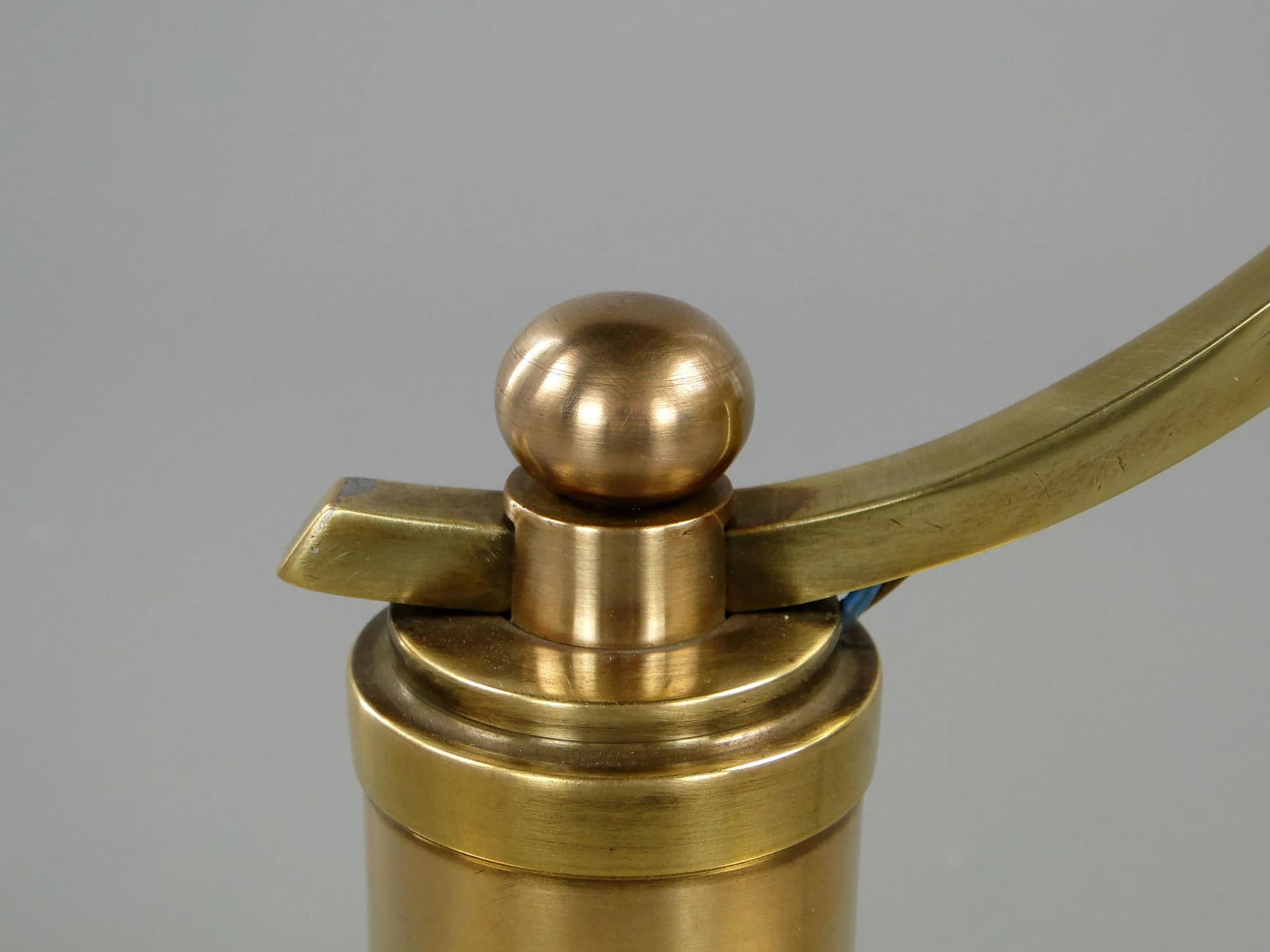 Lampa gabinetowa Art Deco, mosiądz złoty, lata 30. - 12000