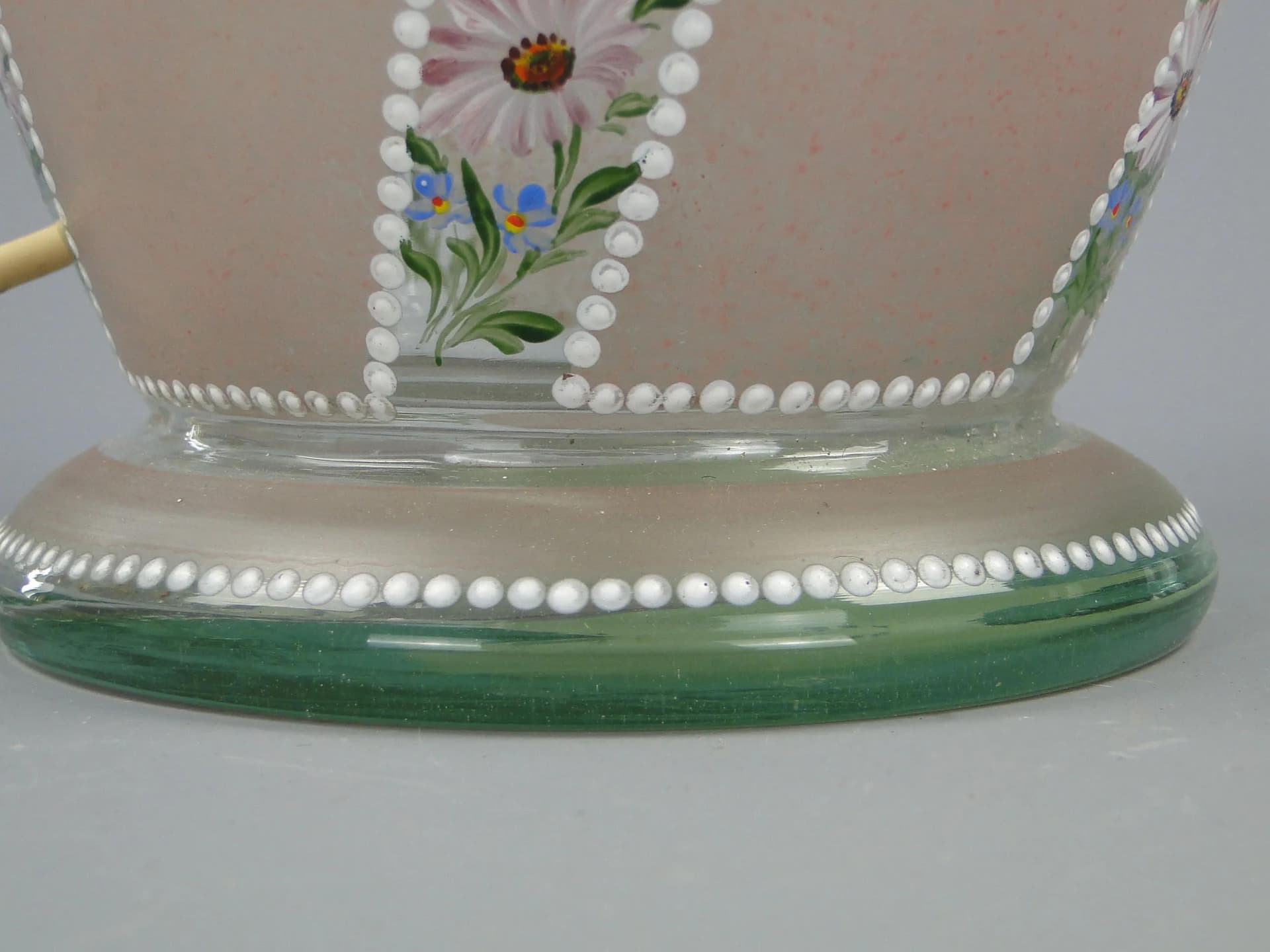 Table lamp Art Nouveau, beige glass, Poland, 1930s. - 11966