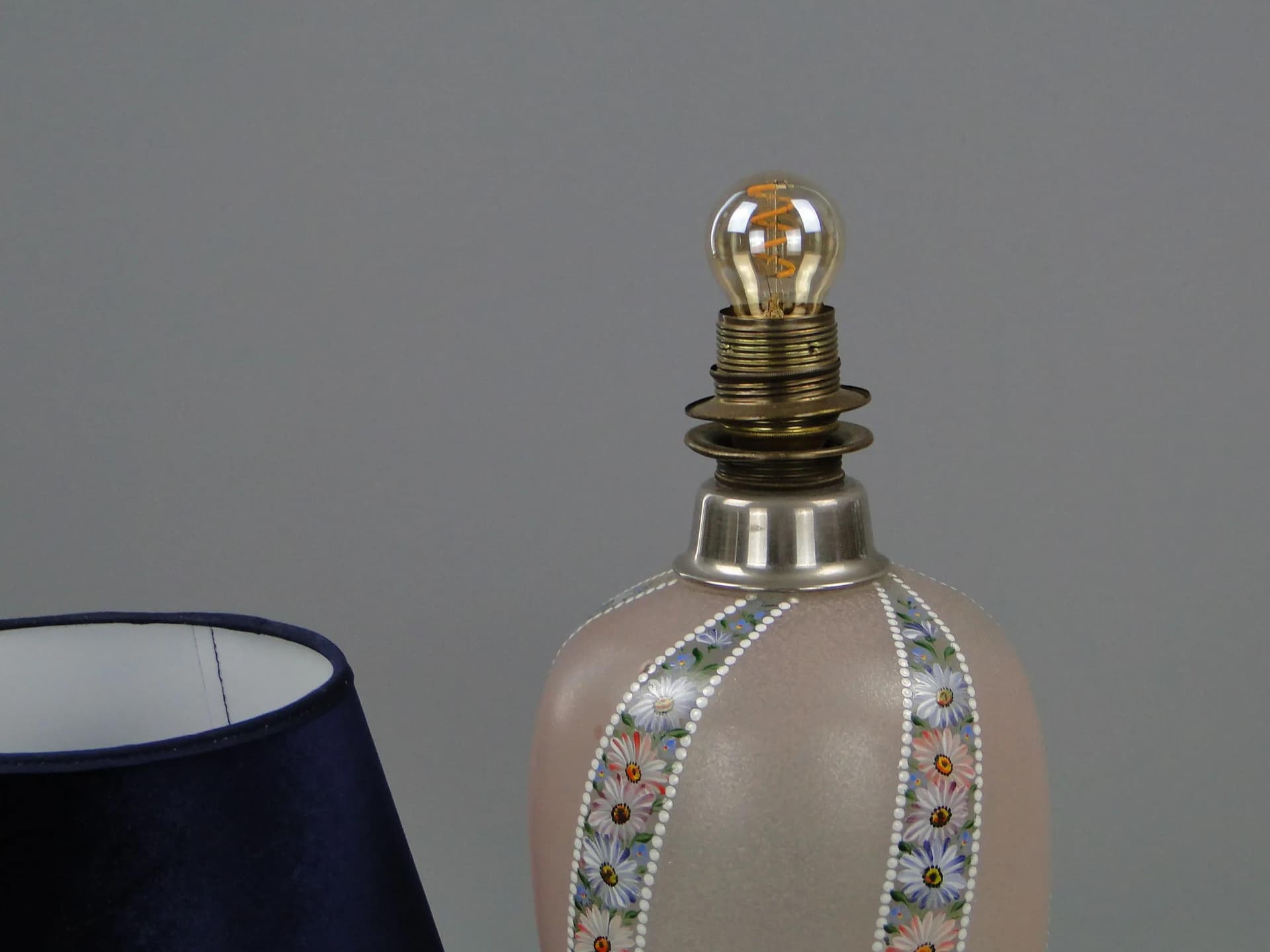 Table lamp Art Nouveau, beige glass, Poland, 1930s. - 11971