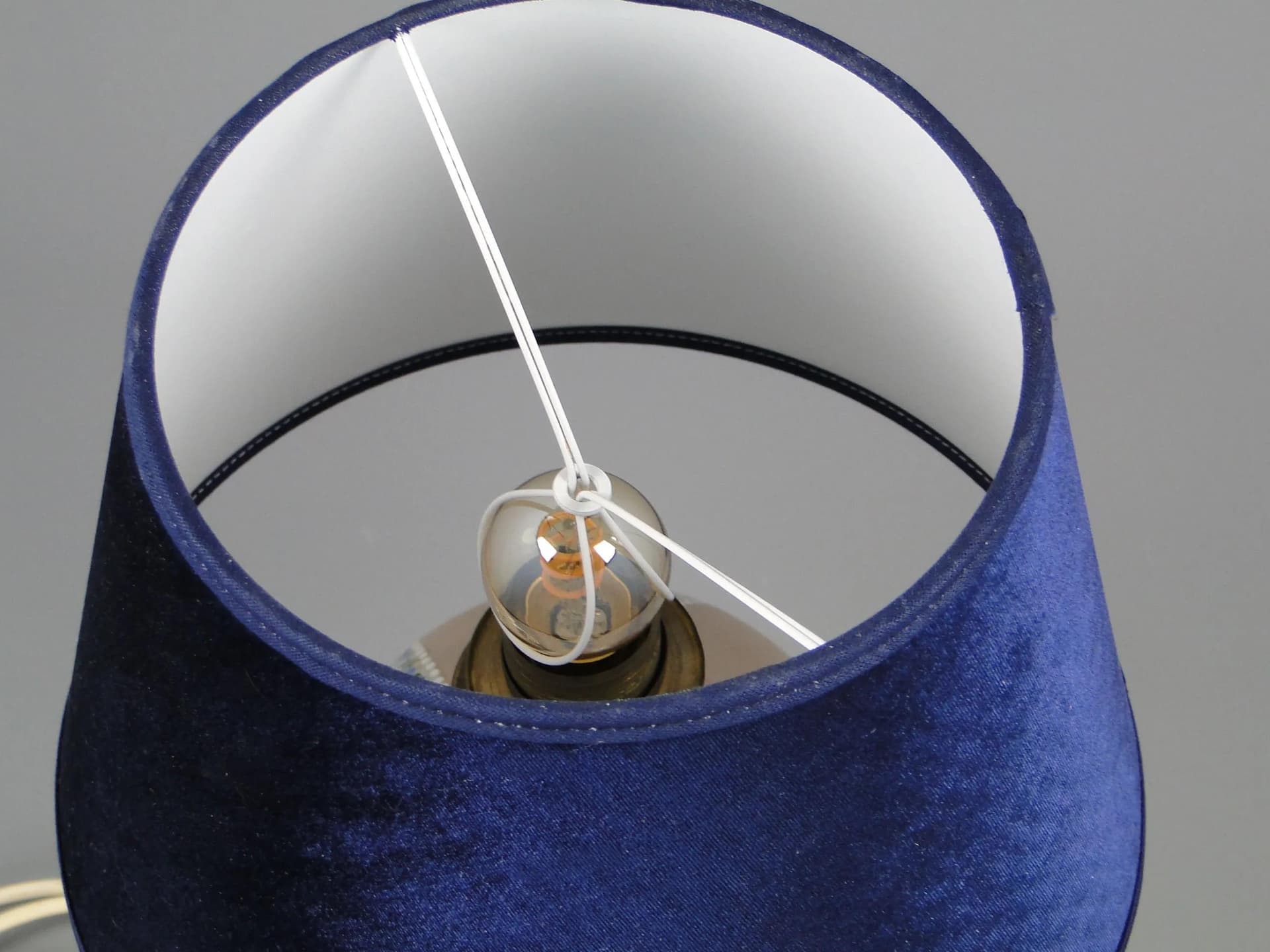 Table lamp Art Nouveau, beige glass, Poland, 1930s. - 11968