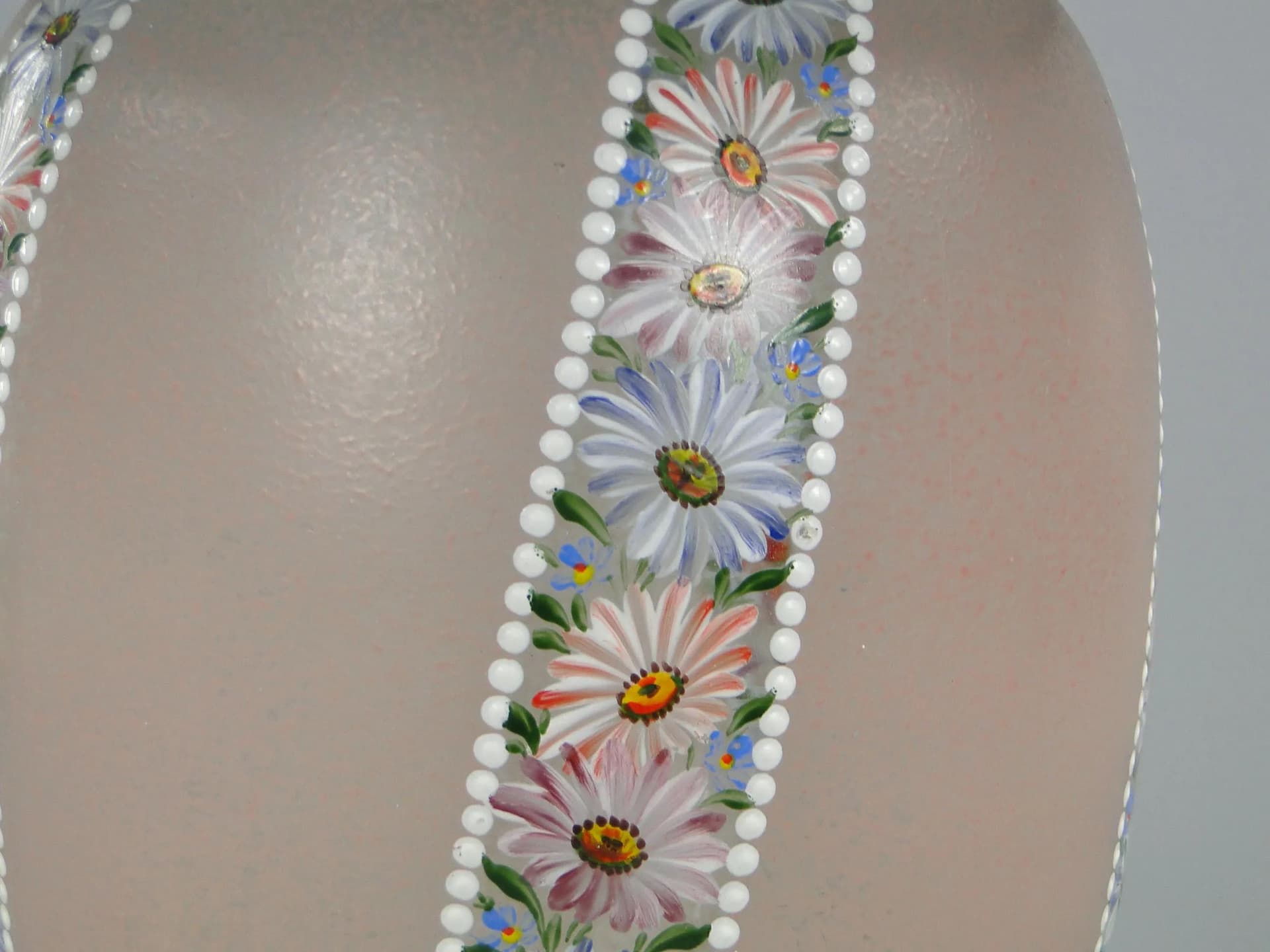 Table lamp Art Nouveau, beige glass, Poland, 1930s. - 11965