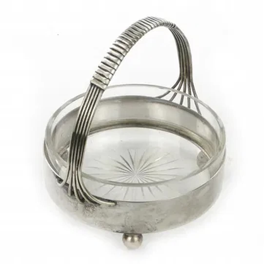 Art Deco nut basket, brass, Germany, 1930s.