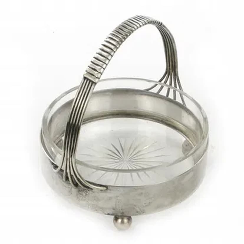 Art Deco nut basket, brass, Germany, 1930s.