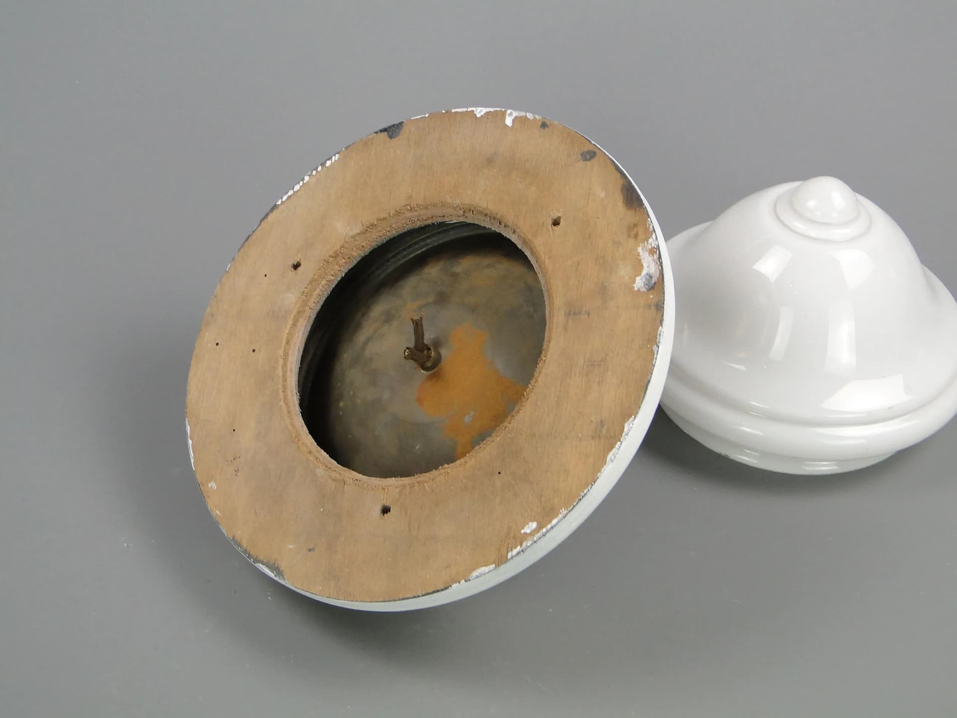 Lampa sufitowa, biała, mosiądz, drewno, szkło, Polska, lata 20. - 11961