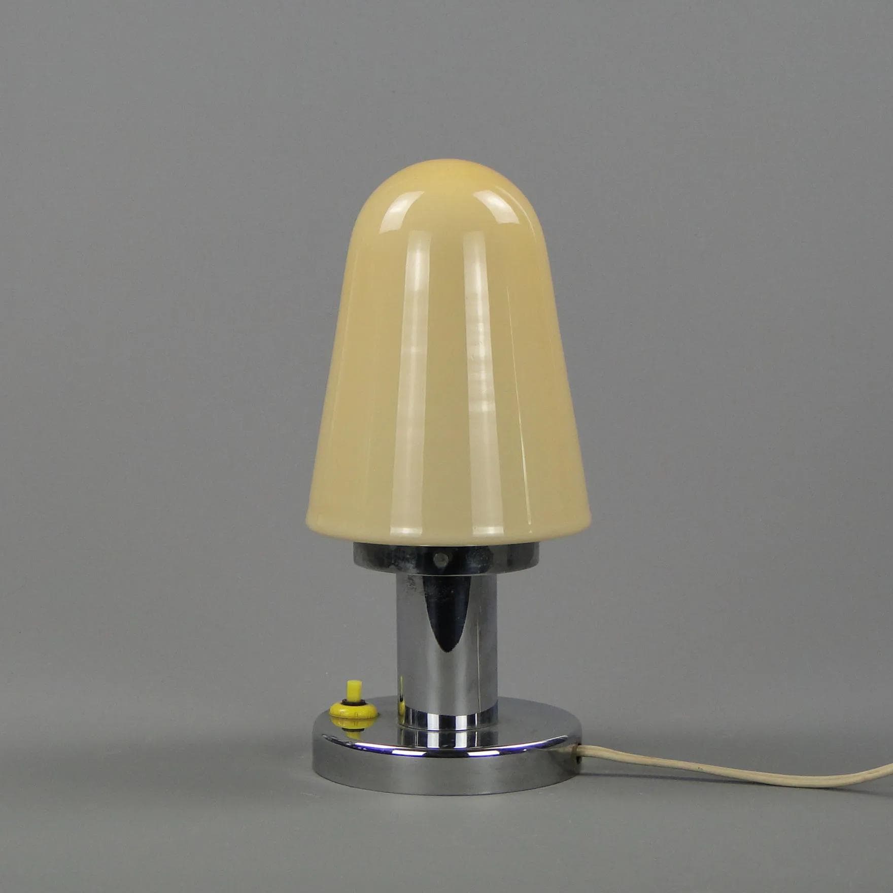 Lampa stołowa Art déco, beżowy, szkło, mosiądz chromowany, Czechosłowacja, lata 20. - 11939