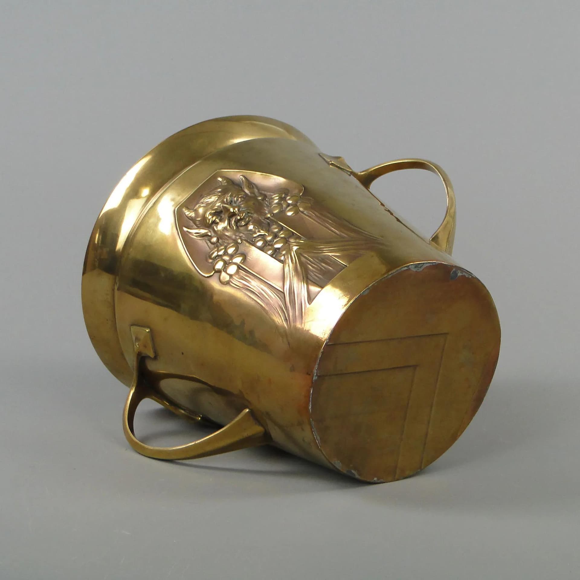 Champagne Cooler Art Nouveau, golden brass, Germany, early 20th c. - 12049