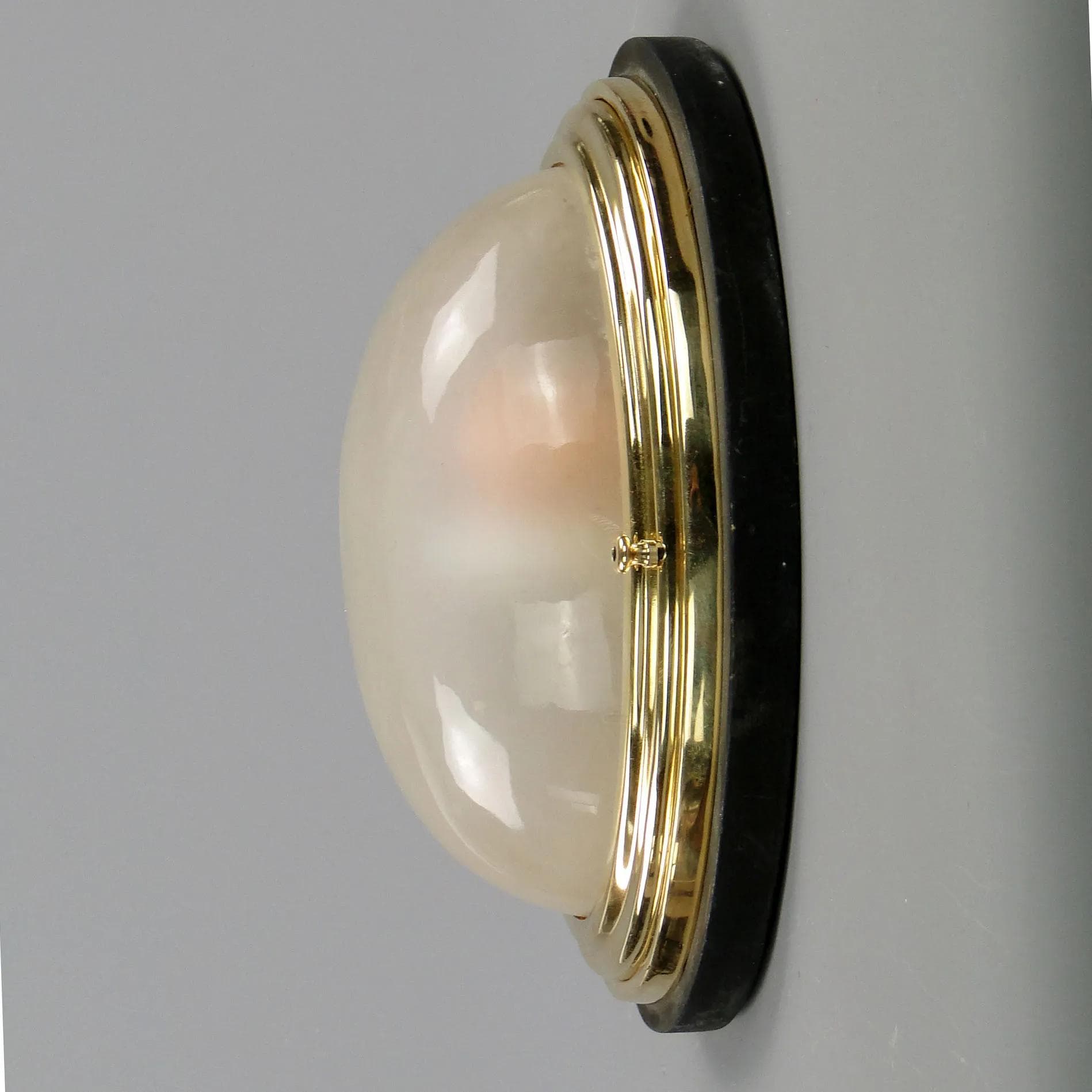 Plafon eliptyczny, mosiądz polerowany, szkło mrożone, drewno czarny, Polska, lata 20. - 12121