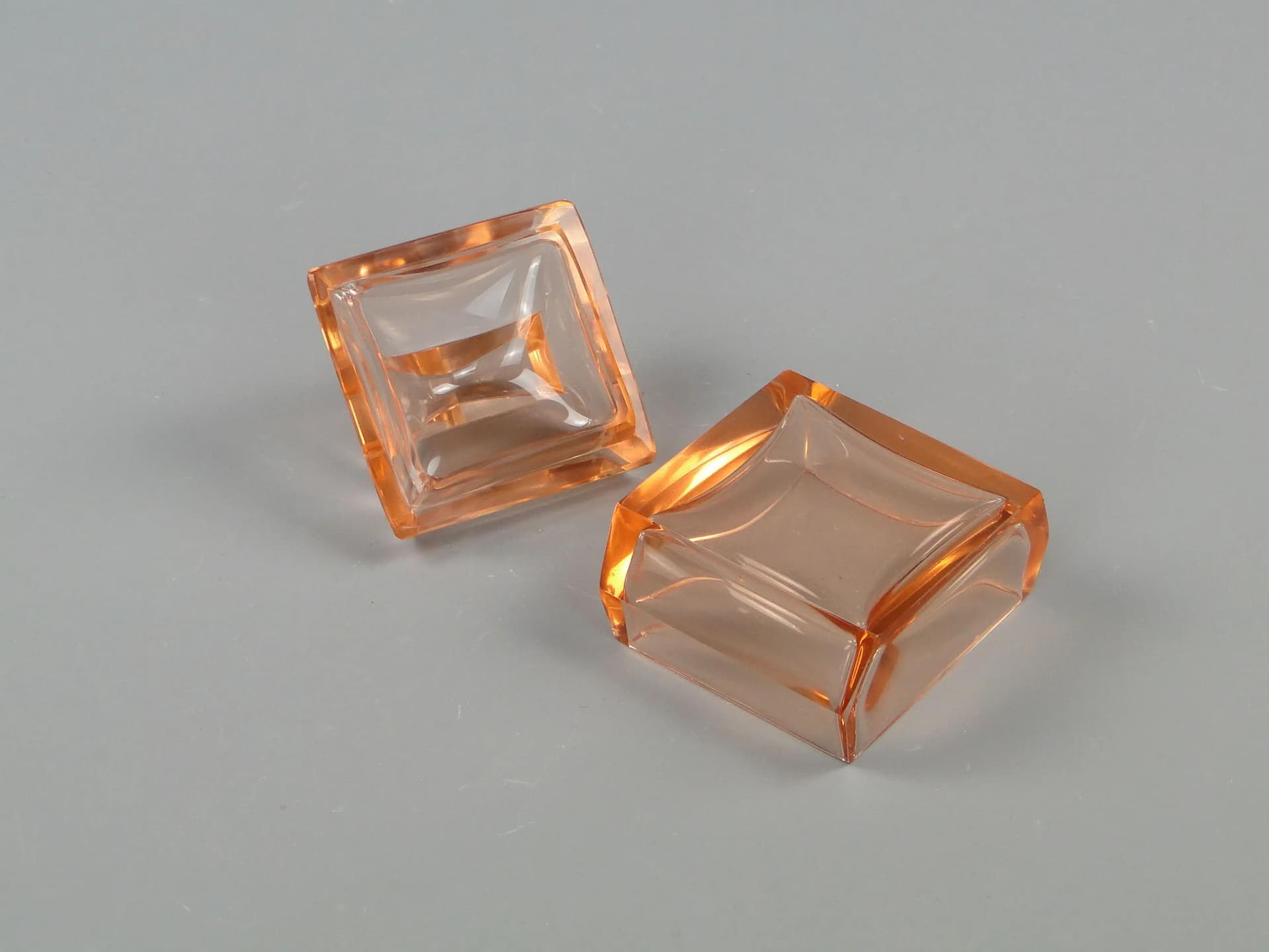 Bomboniera Art déco, kryształ pomarańczowy, Moser, Czechy, lata 60. - 12080