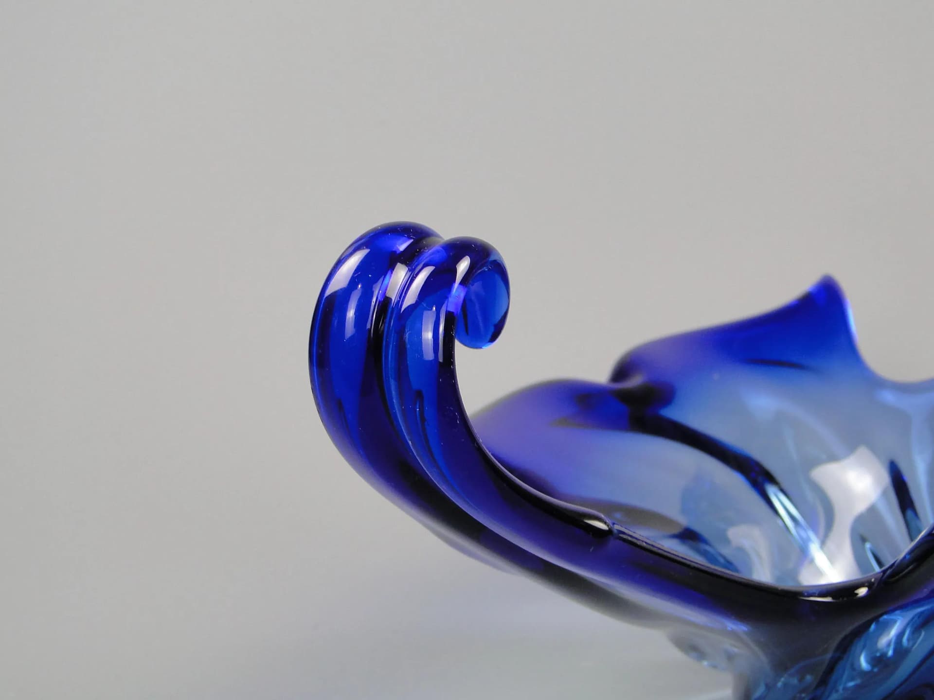 Centerpiece Mandruzatto, blue crystal glass, by F. Poli, Italy, 1950s. - 12199