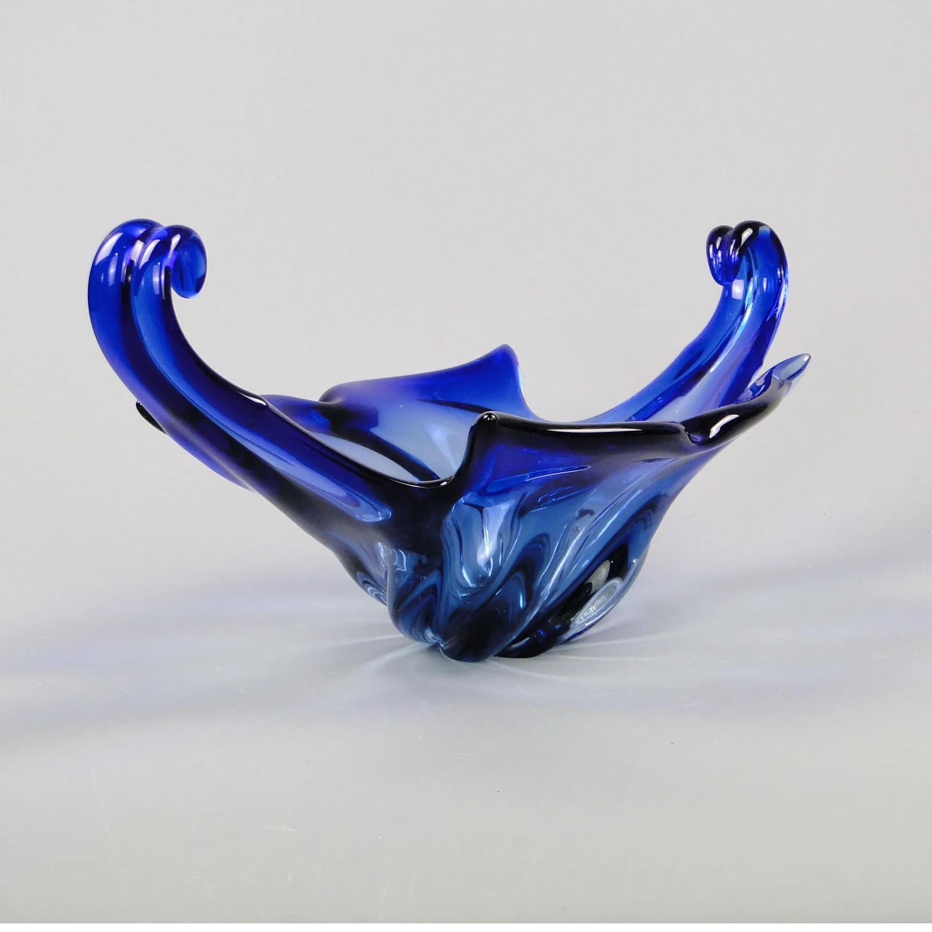 Centerpiece Mandruzatto, blue crystal glass, by F. Poli, Italy, 1950s. - 12198