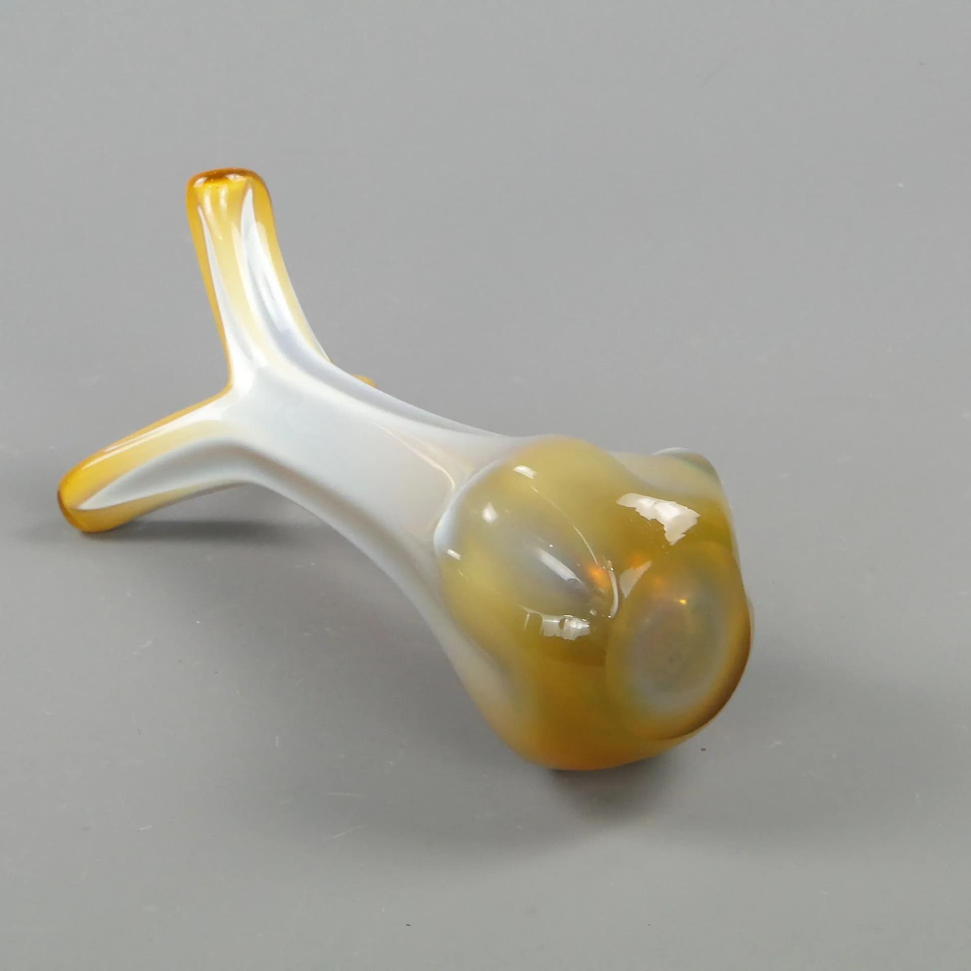 Wazon organiczny, szkło agatowe biały, proj. D. Drobnjak, Huta Szkła F.S. Prokuplje, Jugosławia, lata 70. - 12176