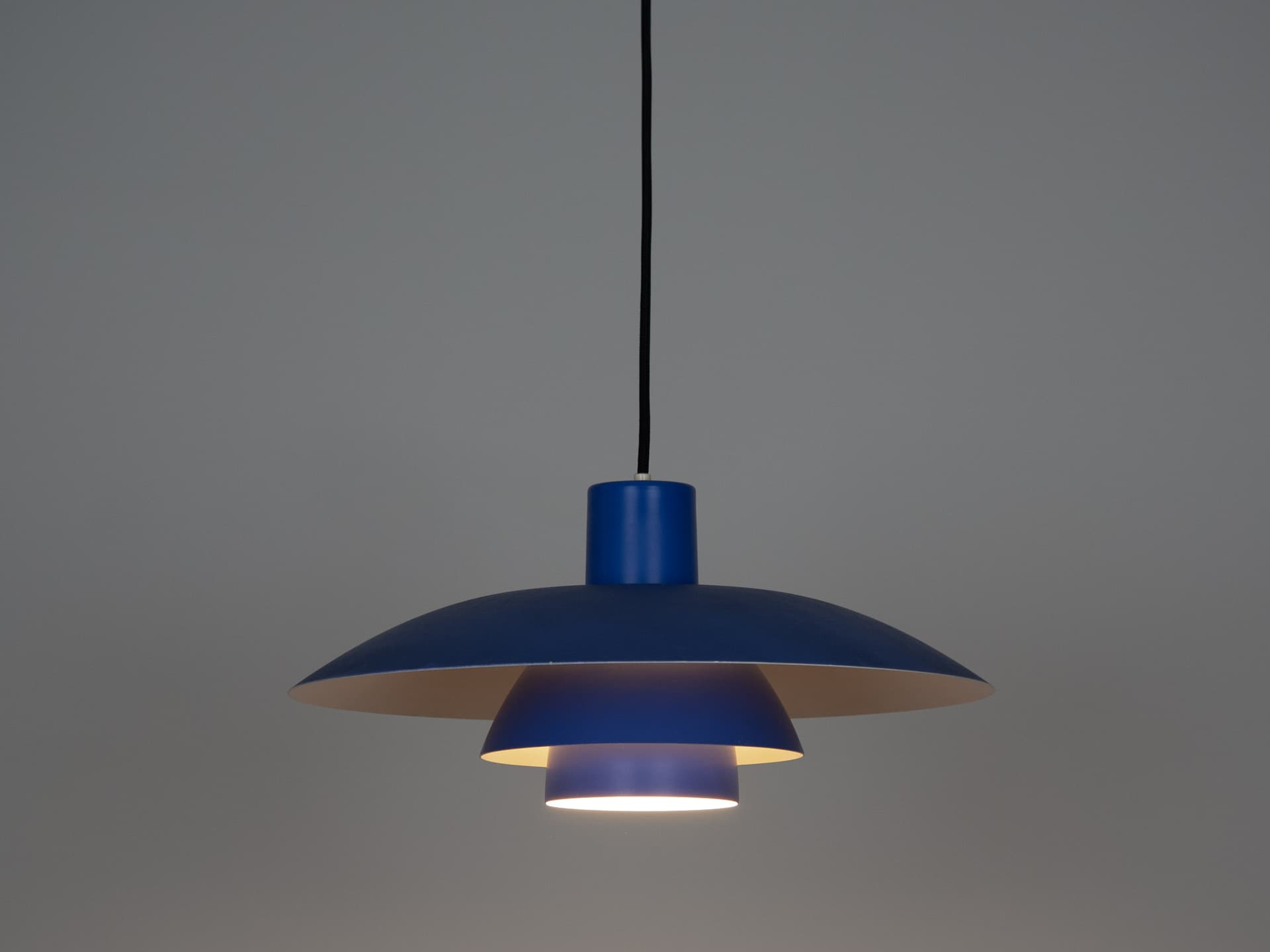 Lampa wisząca PH 4/3, niebieska, metal, proj. P. Henningsen, Louis Poulsen, Dania, lata 80. - 177728