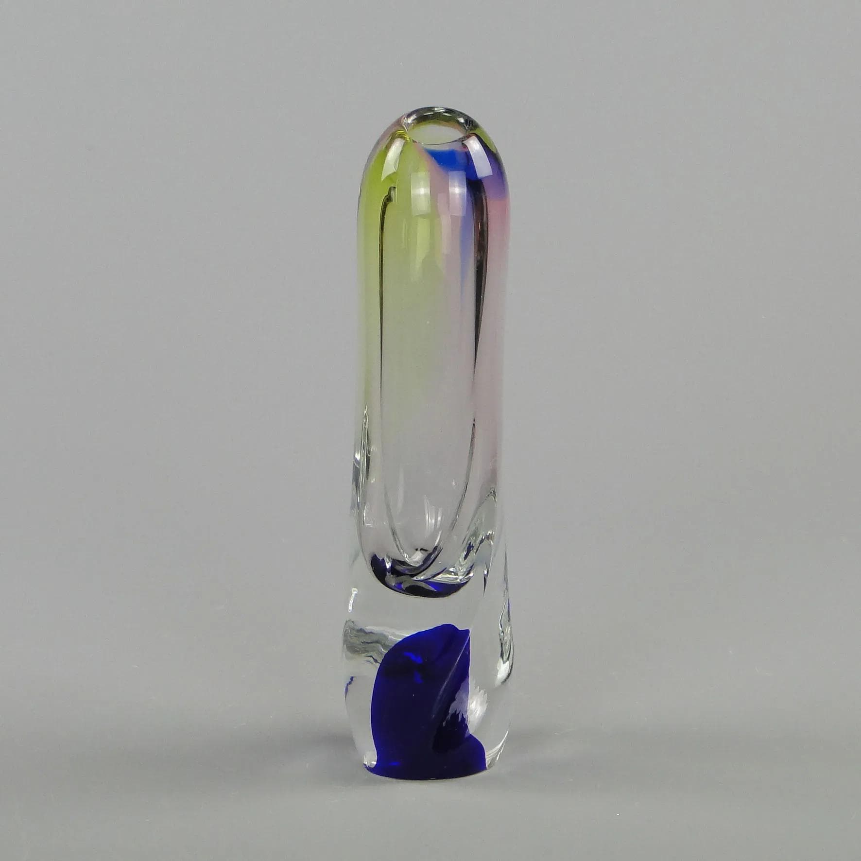 Wazon, szkło wielobarwne, proj. H. Machovska, Mstišov, Nový Bor, Czechosłowacja, lata 60. - 12352