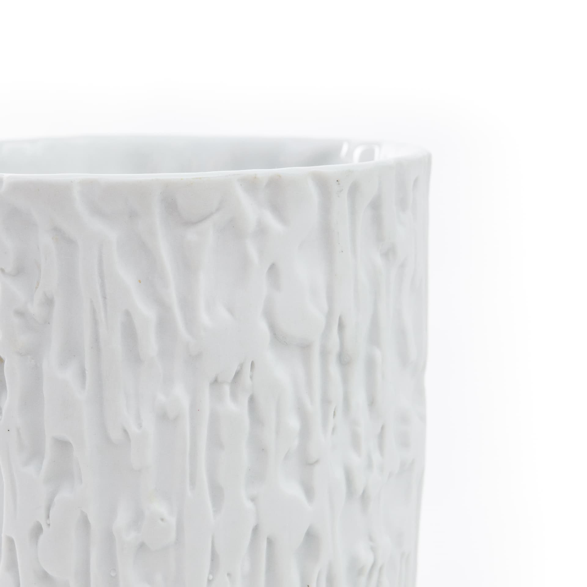 Wazom z porcelany biskwitowej. Rosenthal linia Thomas - 178640