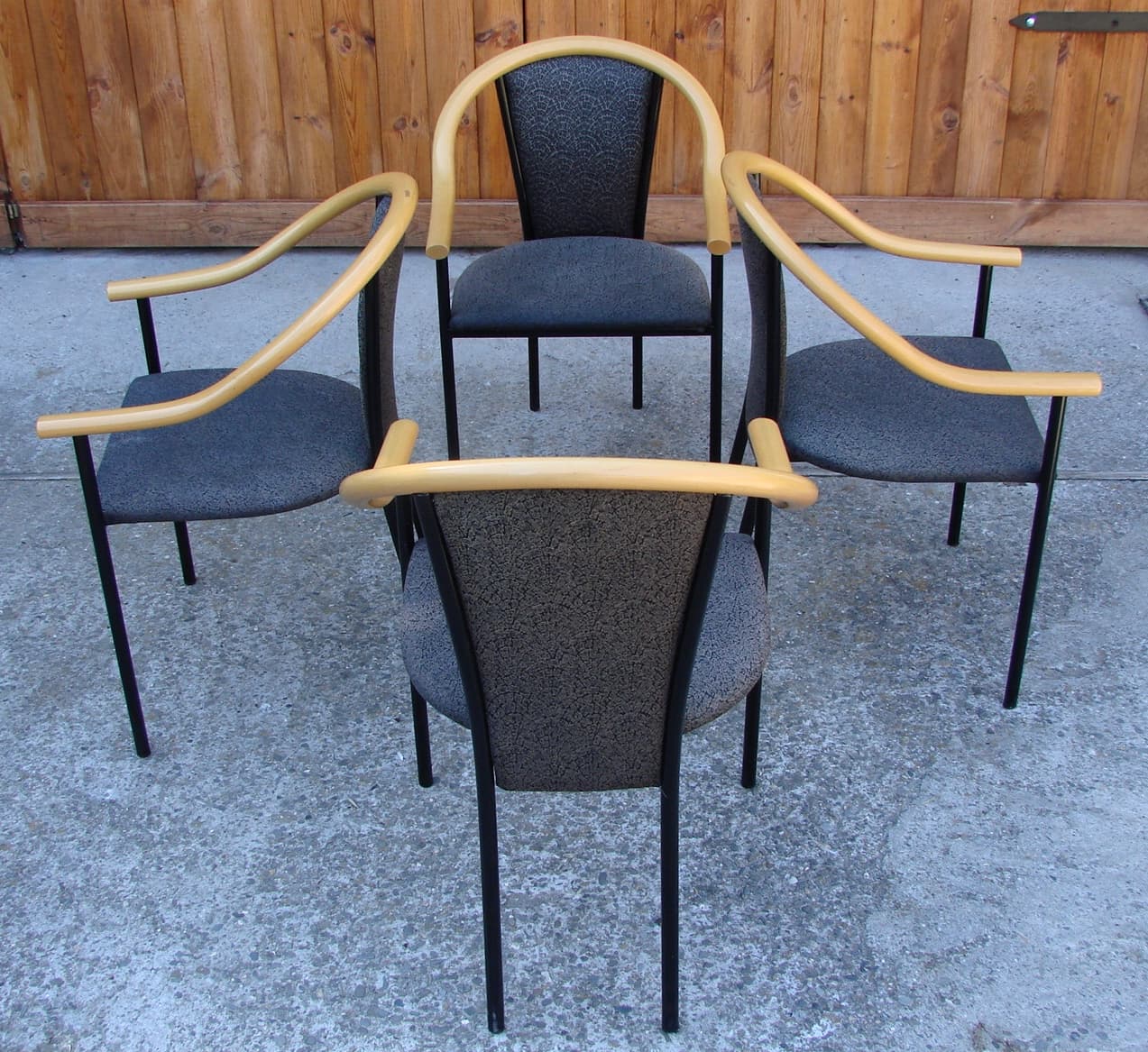 Komplet czterech krzeseł, ciemnoszary, tkanina, buk, metal czarny, lata 70. - 178705