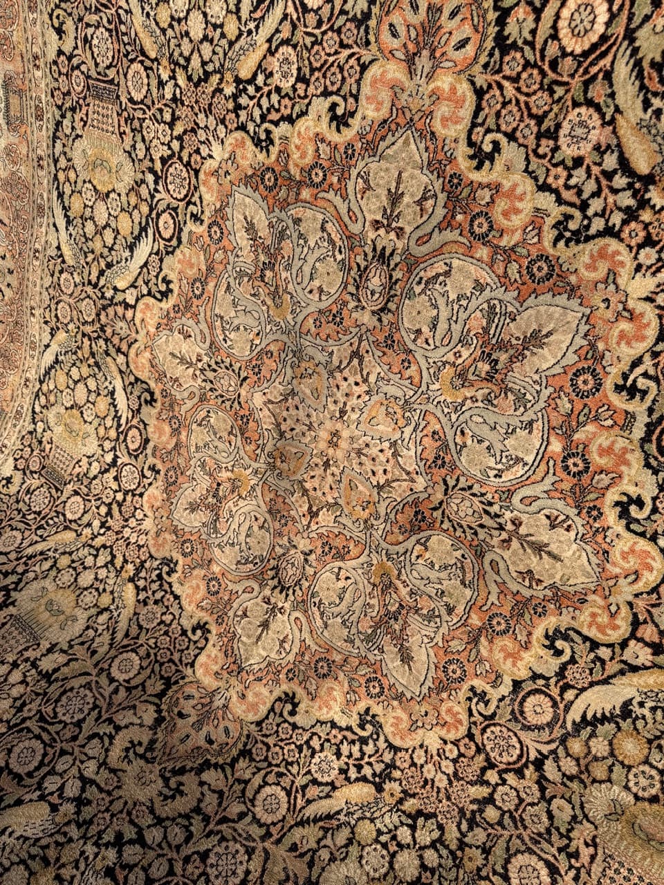 Carpet Ghoum, 375x270 cm, beige silk, India, 1990s. - 178831