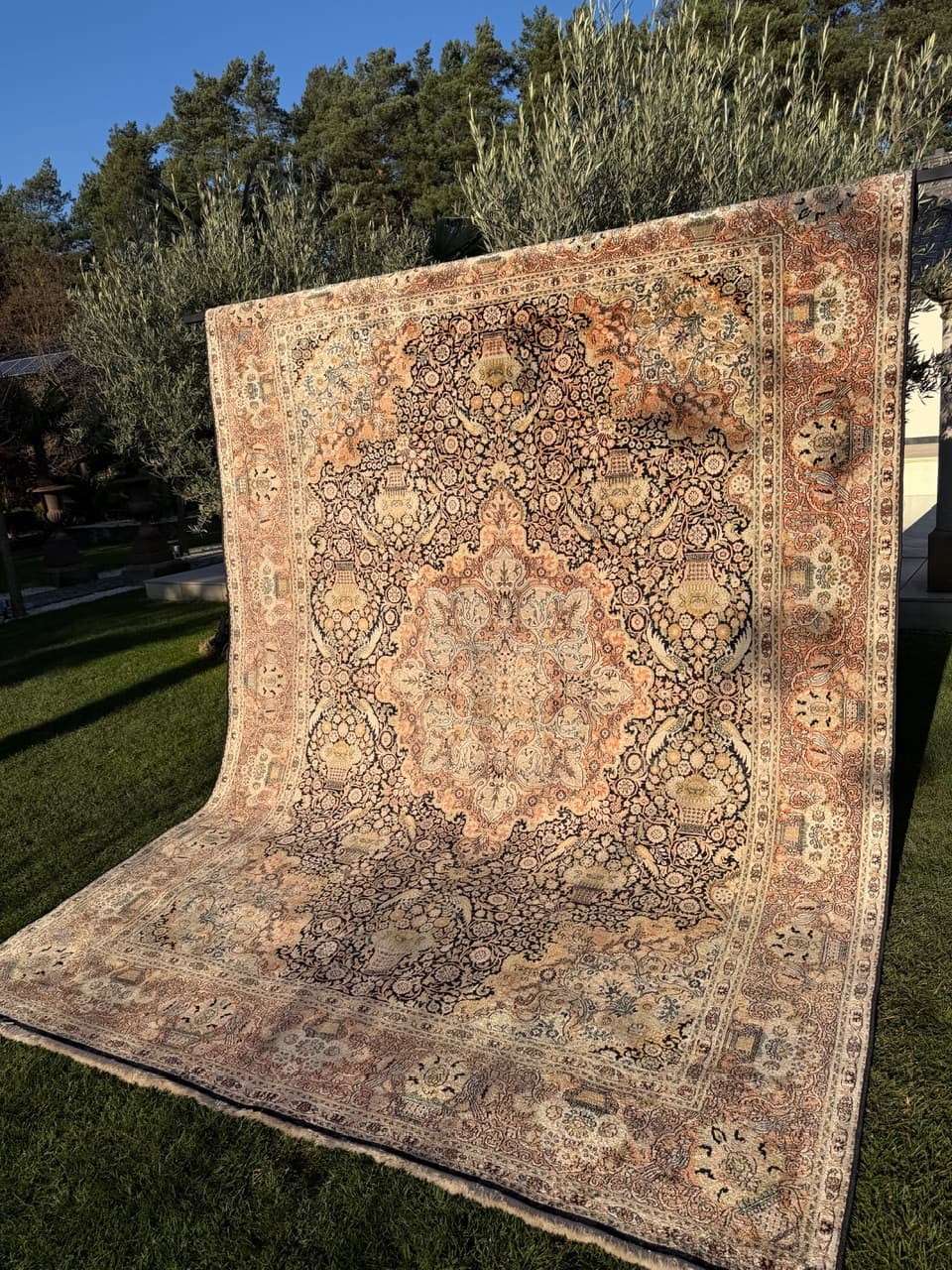 Carpet Ghoum, 375x270 cm, beige silk, India, 1990s. - 178833