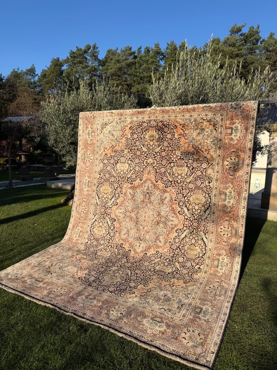 Carpet Ghoum, 375x270 cm, beige silk, India, 1990s. - 178830