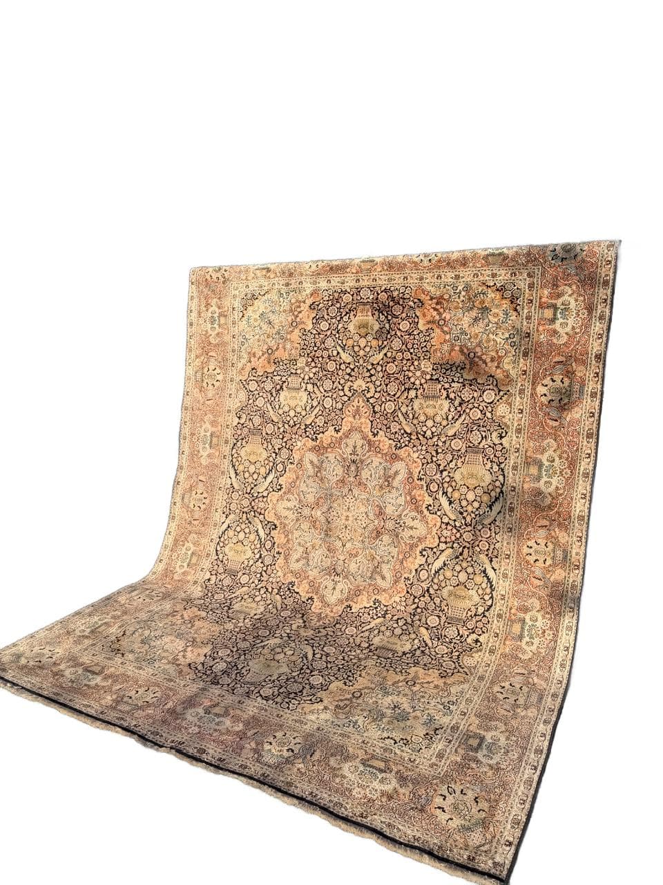 Carpet Ghoum, 375x270 cm, beige silk, India, 1990s.