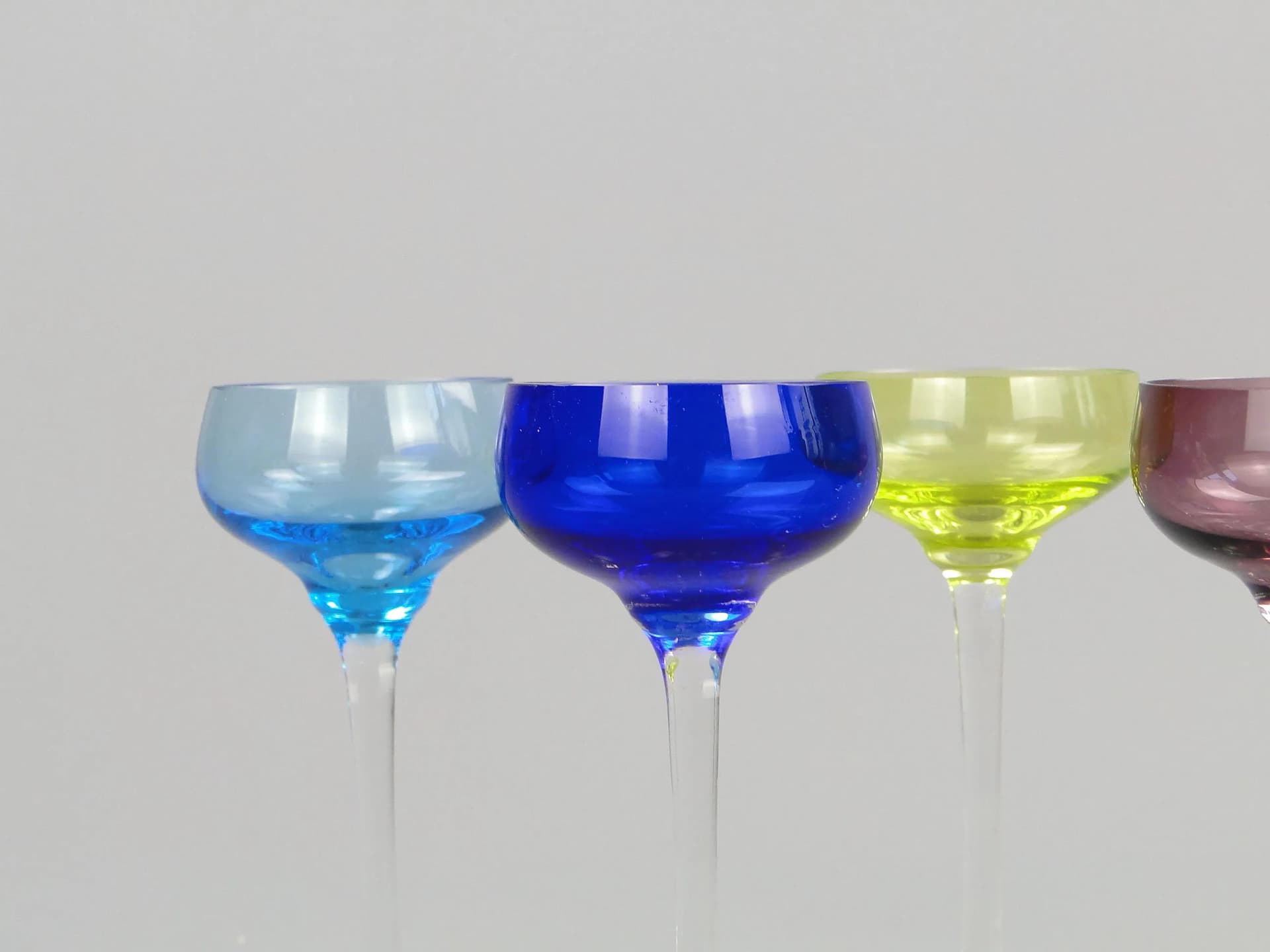 Komplet kieliszków do likieru, art déco, szkło wielokolorowe, Czechy, lata 20. - 12526