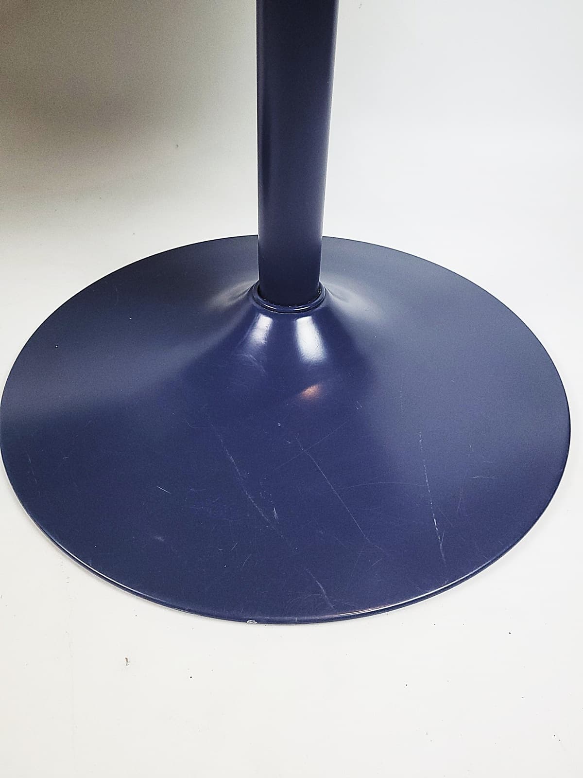 Pair of bucket chairs, navy blue plastic, 1990s. - 179348