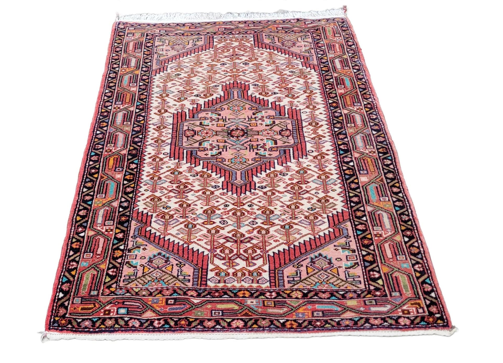 Rug Hamadan 105x164 cm, beige wool, Iran, 1960s.