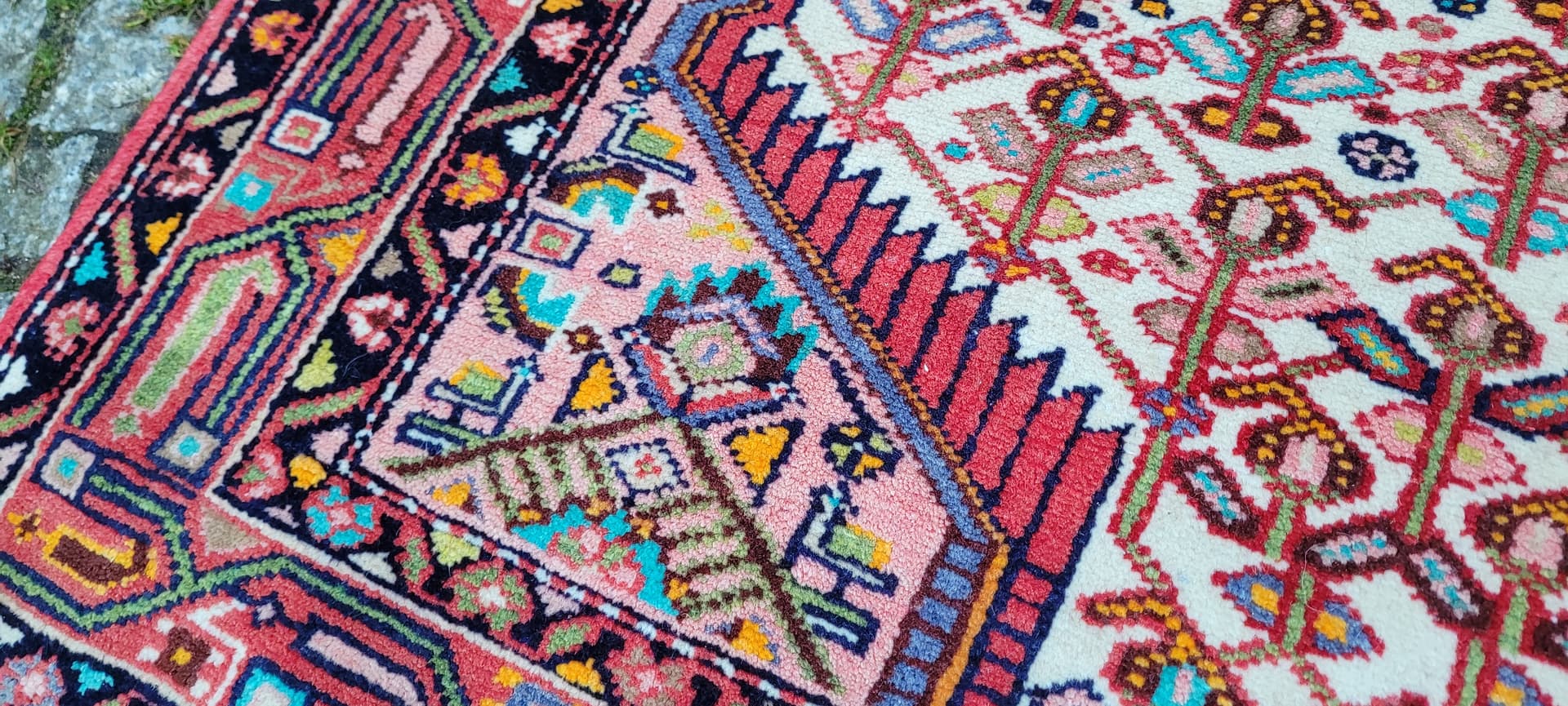 Rug Hamadan 105x164 cm, beige wool, Iran, 1960s. - 180155