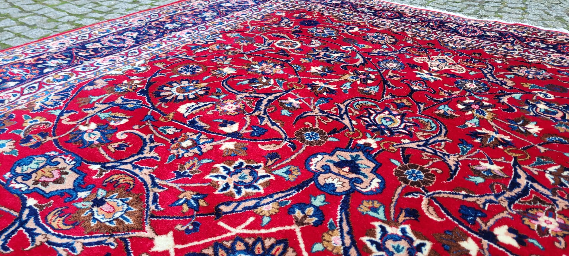 Rug Isfahan 200x300 cm, multicolor, wool, Iran, 1960s. - 180280