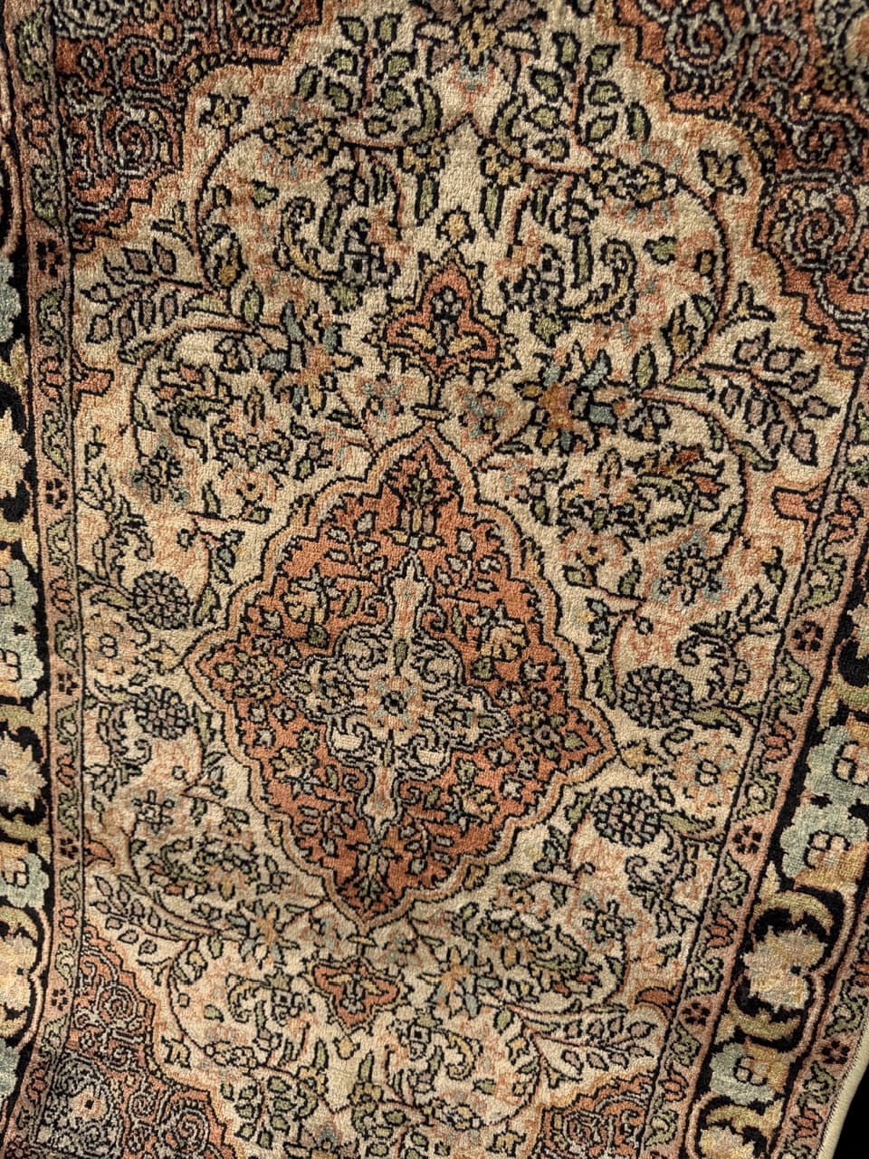 Rug Ghoum, 132x77 cm, beige silk, India - 180302